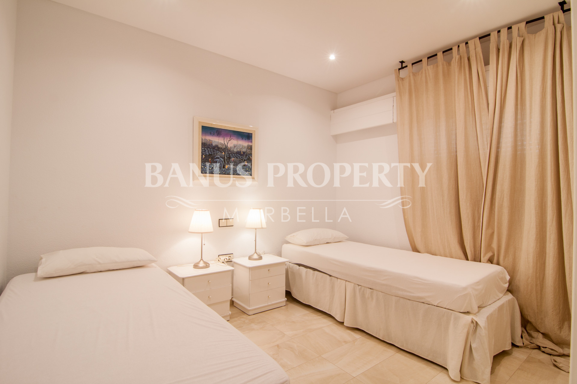 2 bedroom luxury apartment for sale in Casas Cadiz, Playas del Duque, Puerto Banus