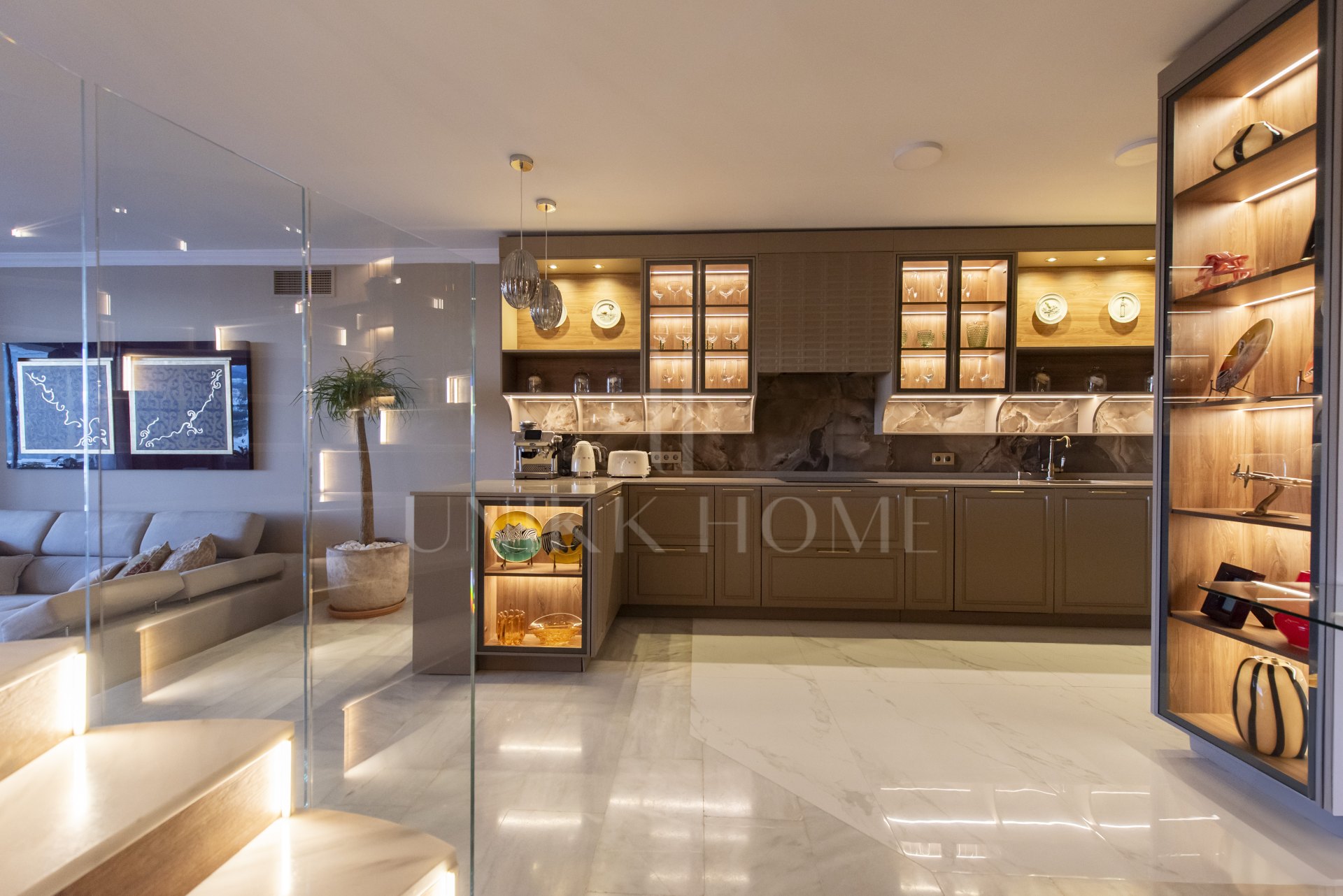 A stunning, renovated townhouse in Nueva Andalucía, Aloha.