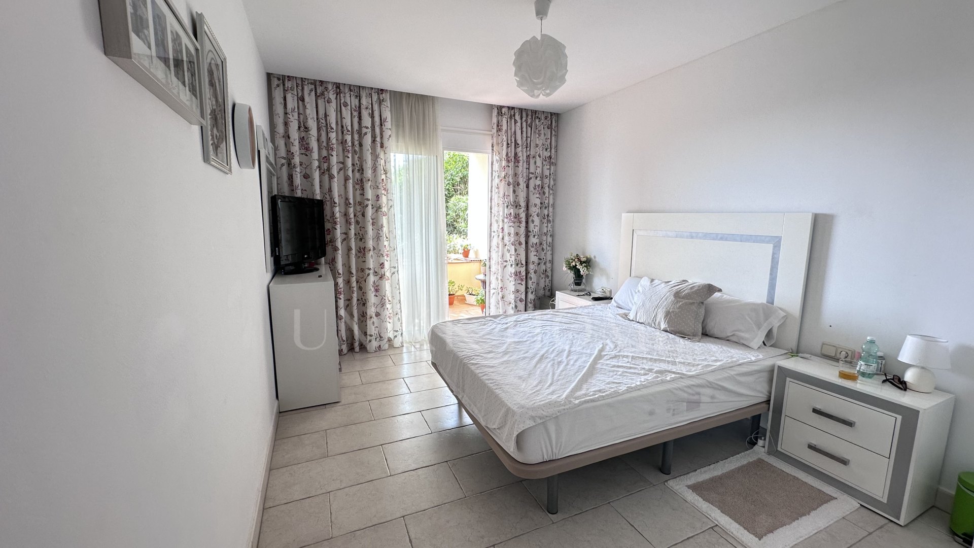 Apartamento en venta en Benahavis