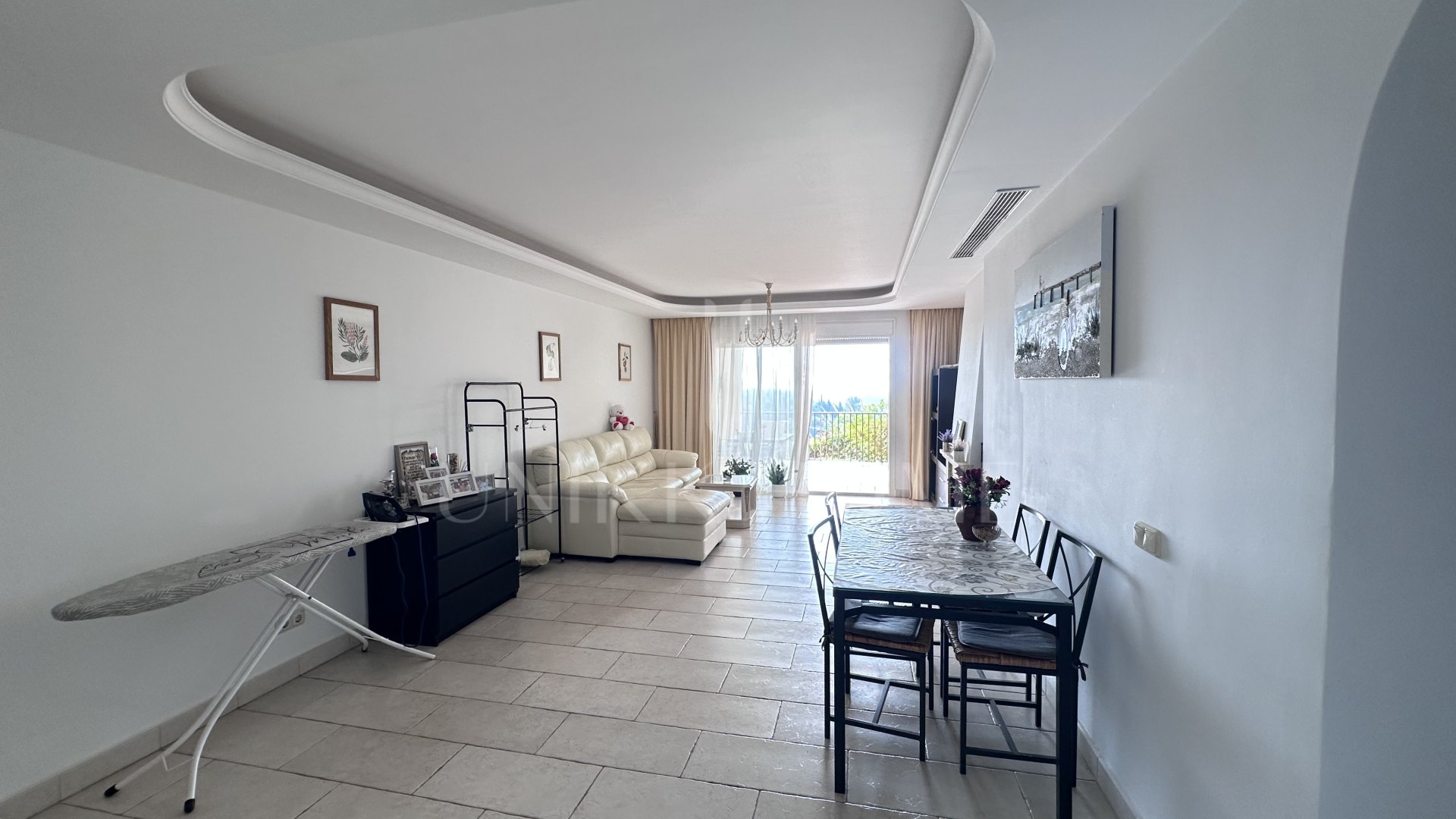 Apartamento en venta en Benahavis