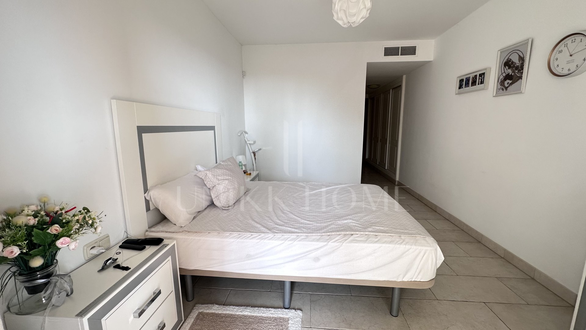 Apartamento en venta en Benahavis