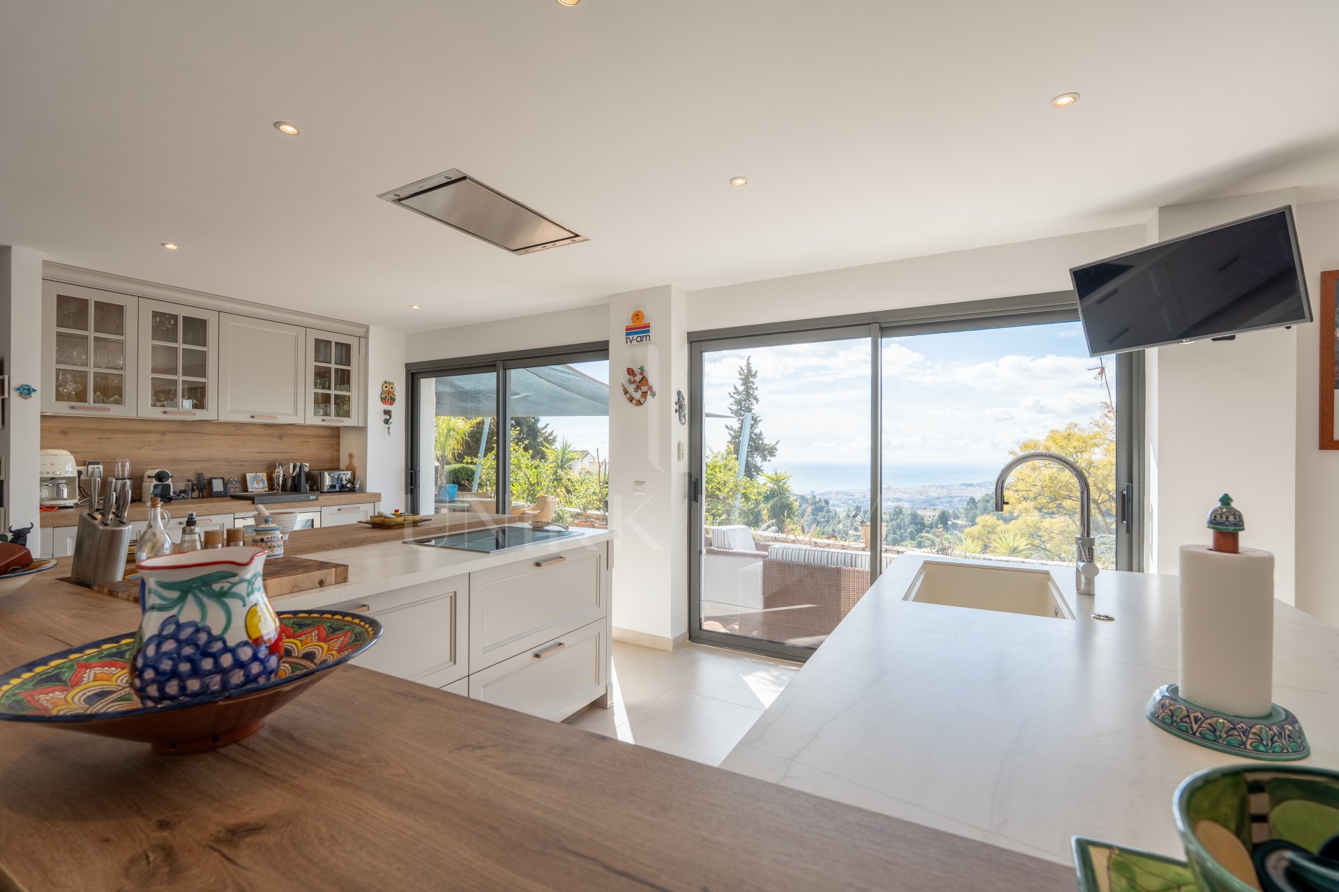 Elegant 4-Bedroom Luxury Villa Walking Distance to Mijas Pueblo