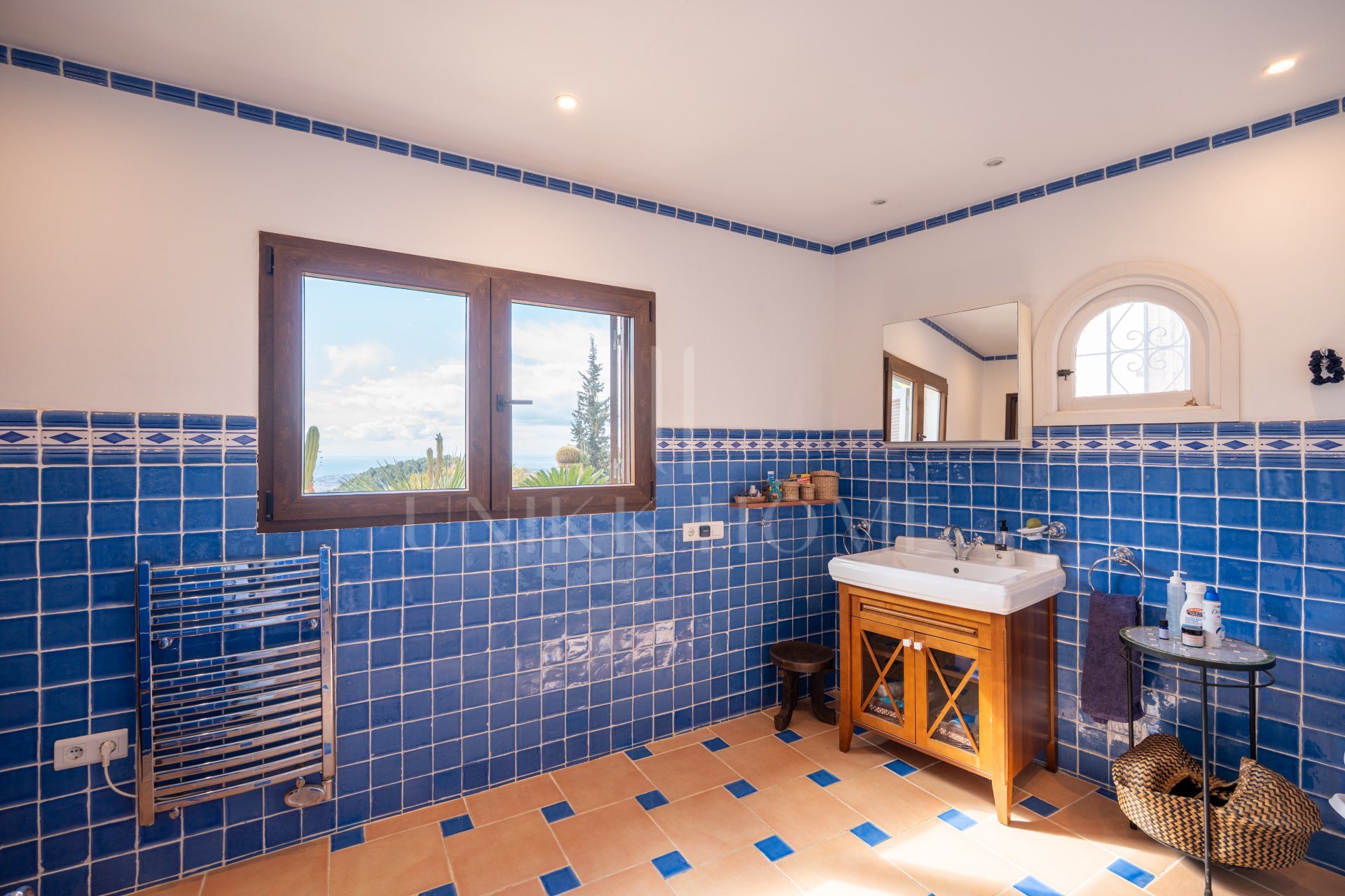 Elegant 4-Bedroom Luxury Villa Walking Distance to Mijas Pueblo