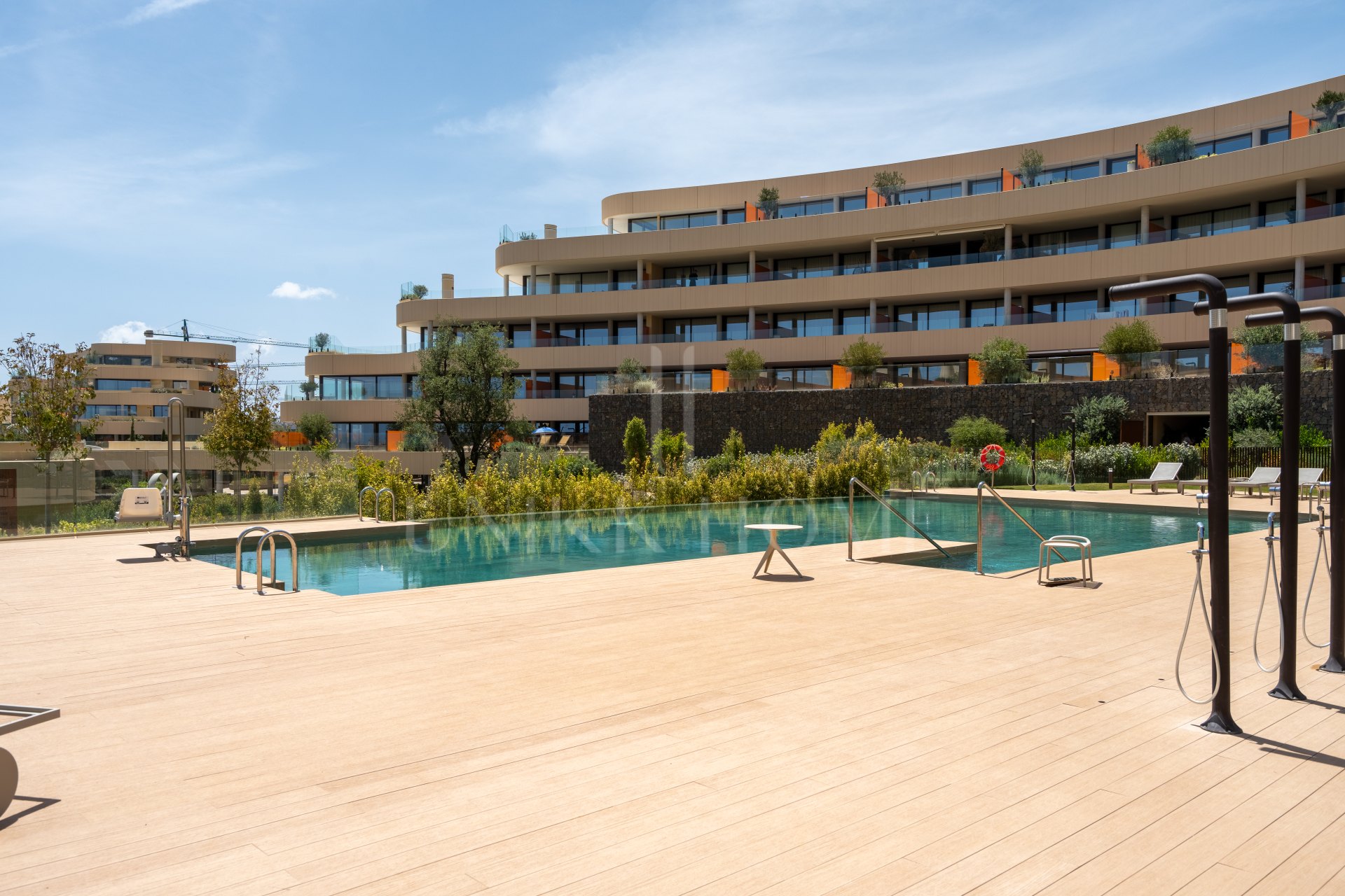 Excepcional Apartamento de Lujo con Orientación Sur y Vistas Panorámicas al Mediterráneo – A Estrenar y Nunca Habitado – Membresía Platinum Incluida