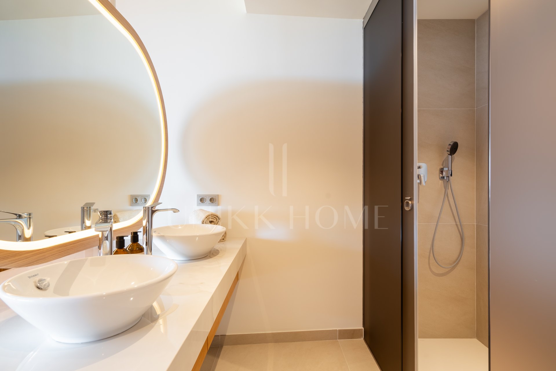 Excepcional Apartamento de Lujo con Orientación Sur y Vistas Panorámicas al Mediterráneo – A Estrenar y Nunca Habitado – Membresía Platinum Incluida