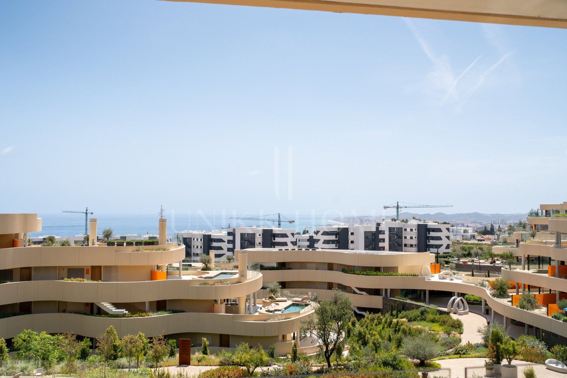 Excepcional Apartamento de Lujo con Orientación Sur y Vistas Panorámicas al Mediterráneo – A Estrenar y Nunca Habitado – Membresía Platinum Incluida