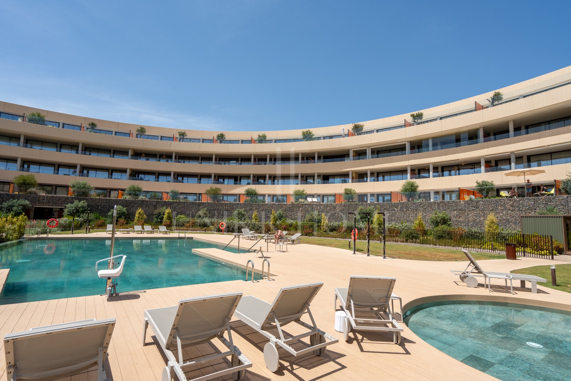 Excepcional Apartamento de Lujo con Orientación Sur y Vistas Panorámicas al Mediterráneo – A Estrenar y Nunca Habitado – Membresía Platinum Incluida