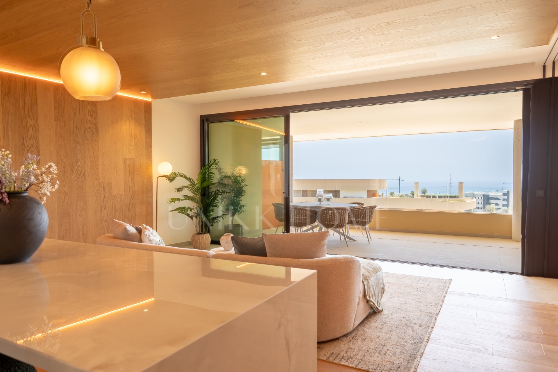 Excepcional Apartamento de Lujo con Orientación Sur y Vistas Panorámicas al Mediterráneo – A Estrenar y Nunca Habitado – Membresía Platinum Incluida