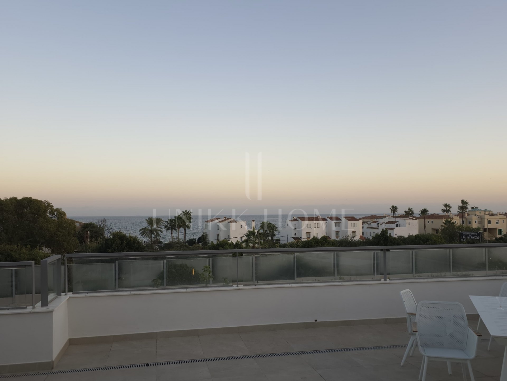 Ático con vistas panorámicas al mar y solárium, Casares