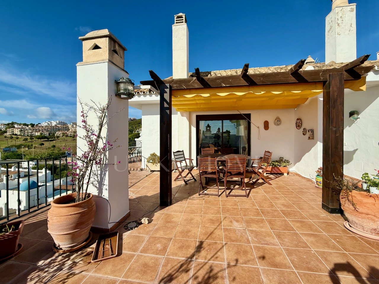 Exceptional penthouse with panoramic views in Duquesa Port, Manilva