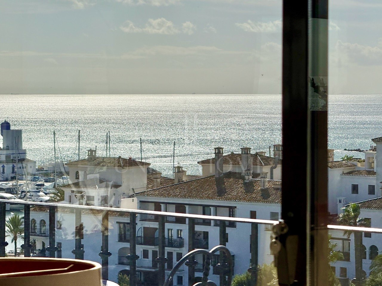 Exceptional penthouse with panoramic views in Duquesa Port, Manilva