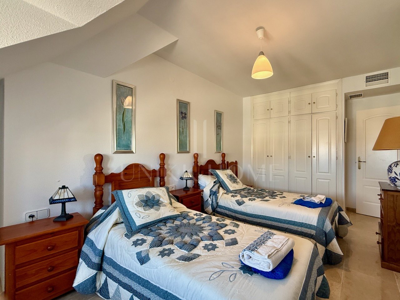 Exceptional penthouse with panoramic views in Duquesa Port, Manilva