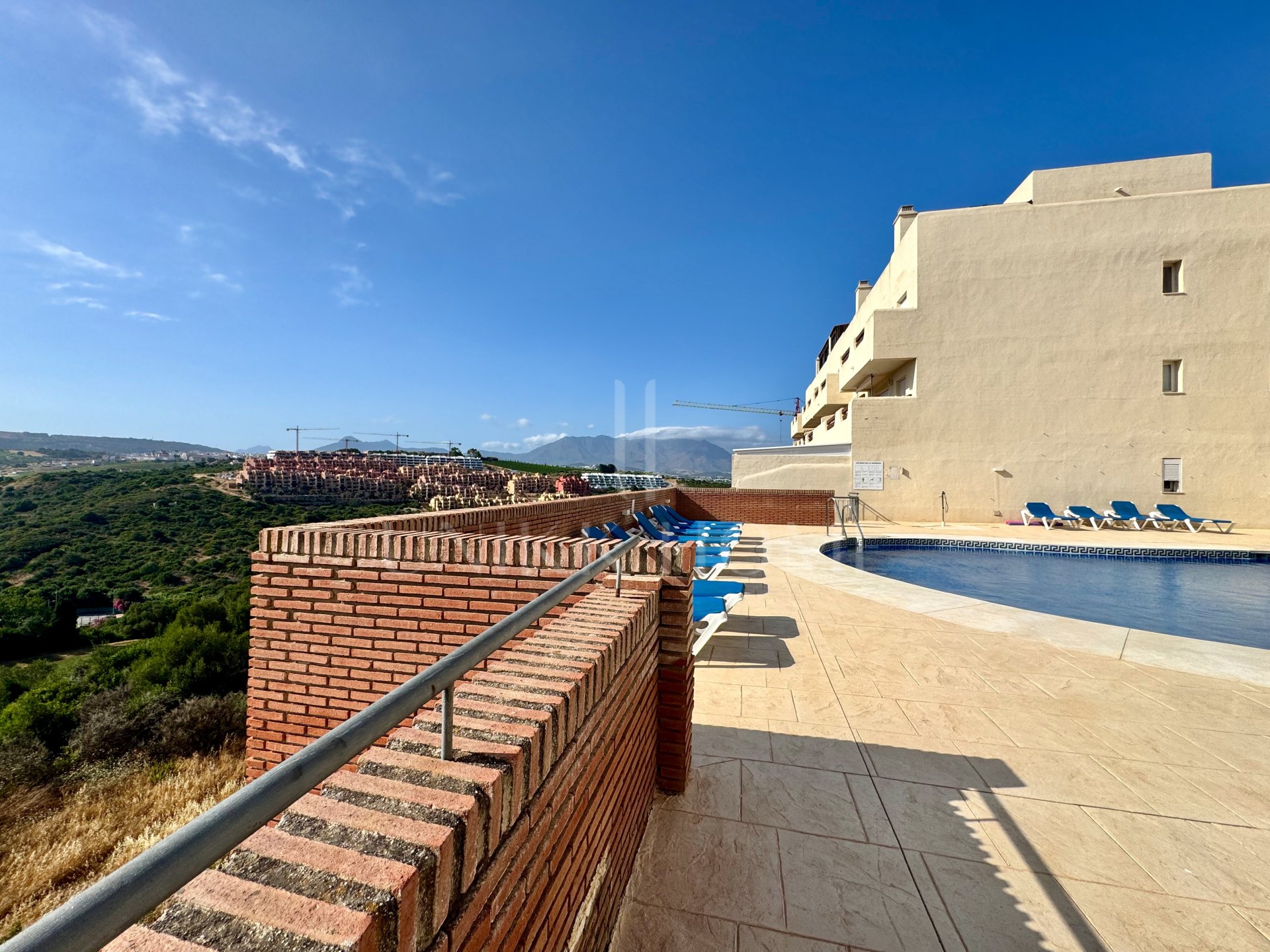 Luminoso dúplex con amplias terrazas y vistas panorámicas, La Duquesa