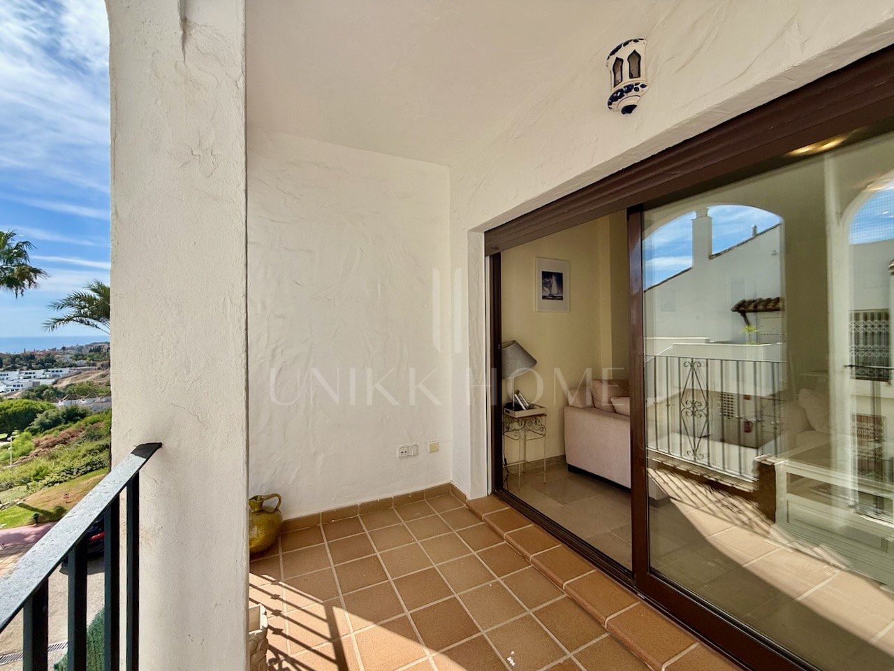 Apartment with views close to Puerto de la Duquesa, Manilva