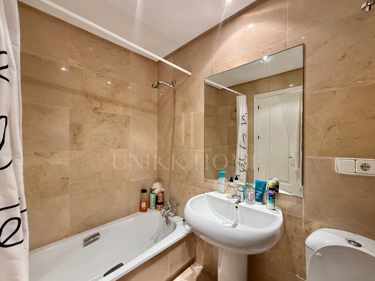 Apartment with views close to Puerto de la Duquesa, Manilva