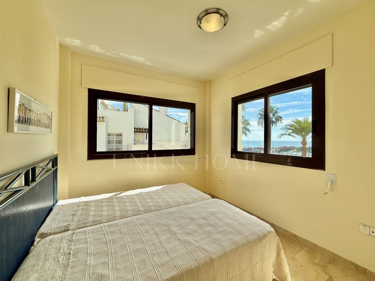 Apartment with views close to Puerto de la Duquesa, Manilva