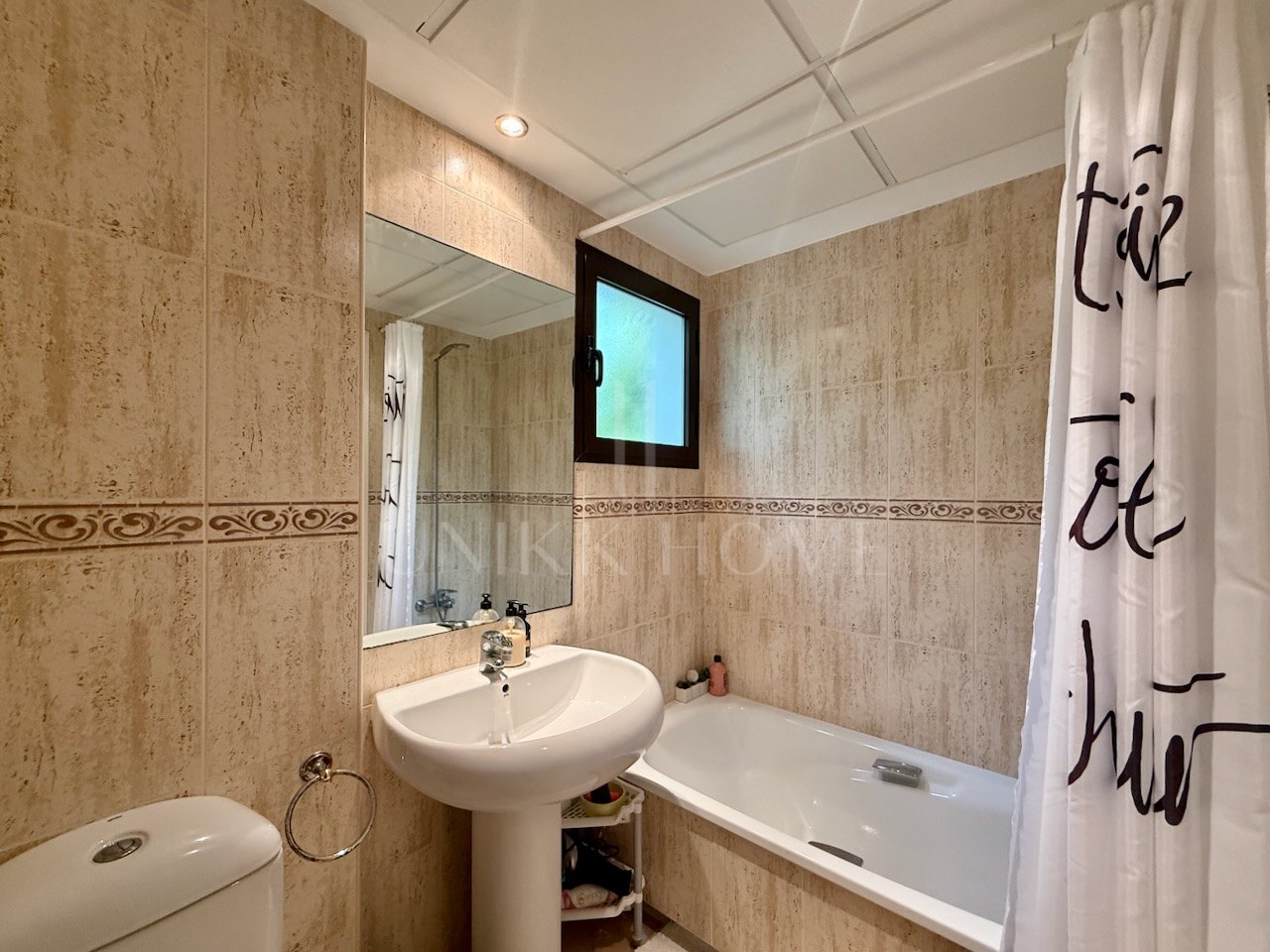 Apartment with views close to Puerto de la Duquesa, Manilva