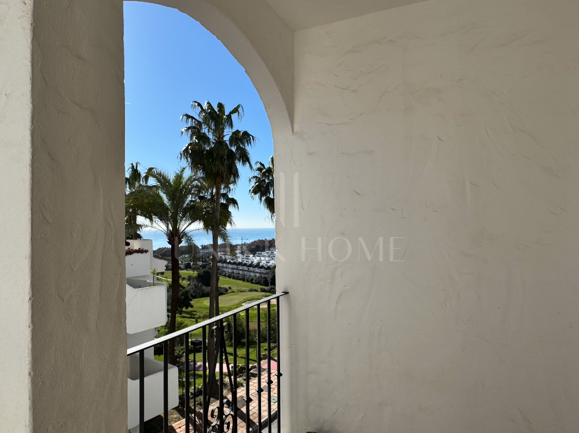 Apartment in Duquesa Golf close to the marina, Manilva