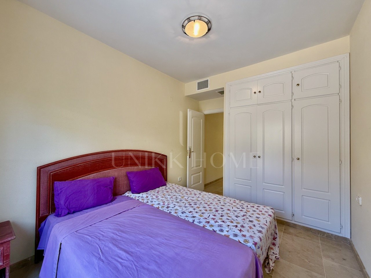 Apartment with views close to Puerto de la Duquesa, Manilva