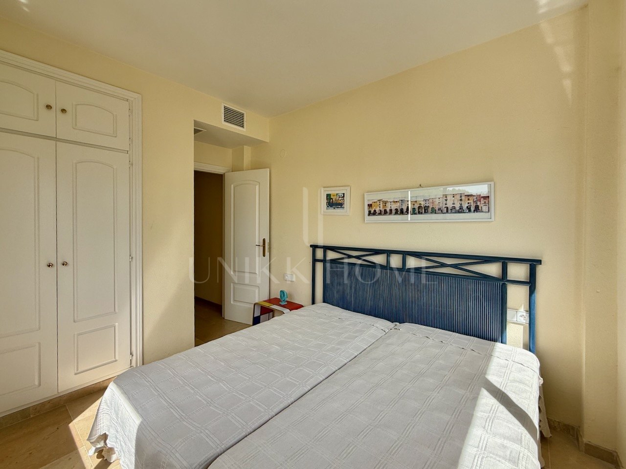 Apartment with views close to Puerto de la Duquesa, Manilva