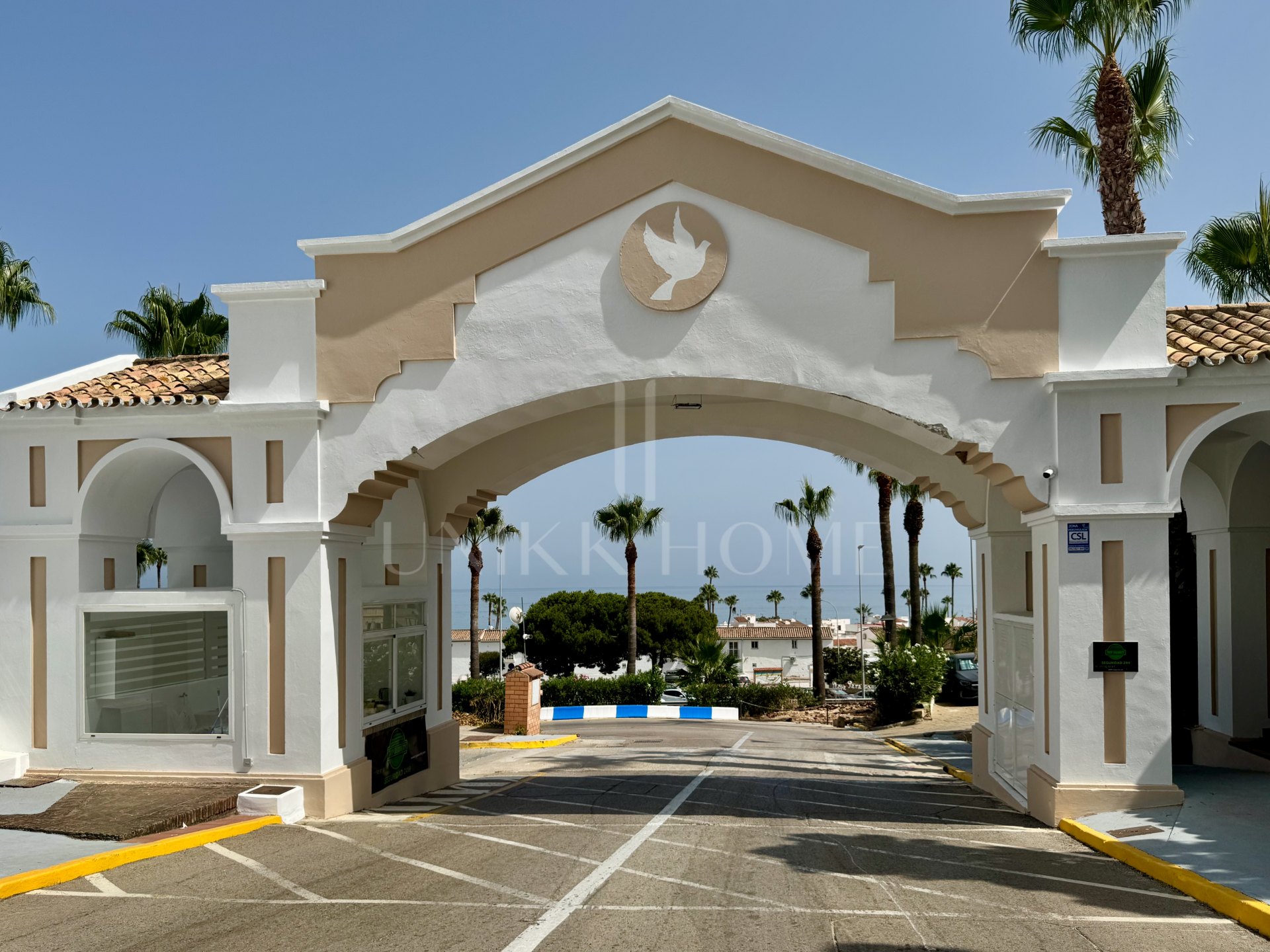 Parcela de 963 m² con licencia de obra concedida para una villa, La Paloma, Manilva