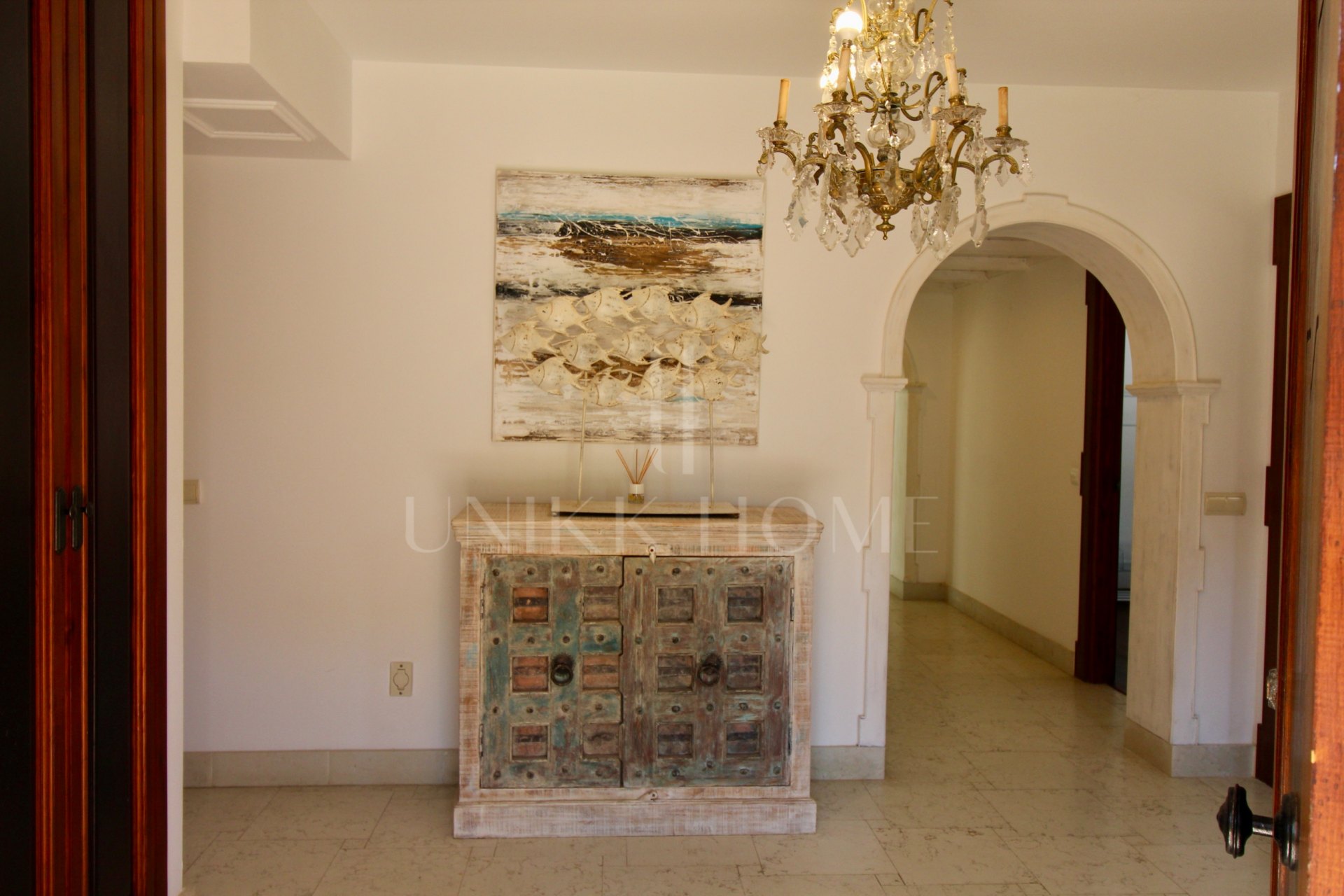 Beachside Mediterranean Villa for Sale in El Presidente, Marbella – Investment Opportunity