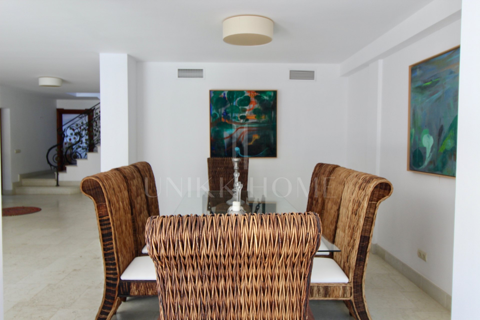 Beachside Mediterranean Villa for Sale in El Presidente, Marbella – Investment Opportunity