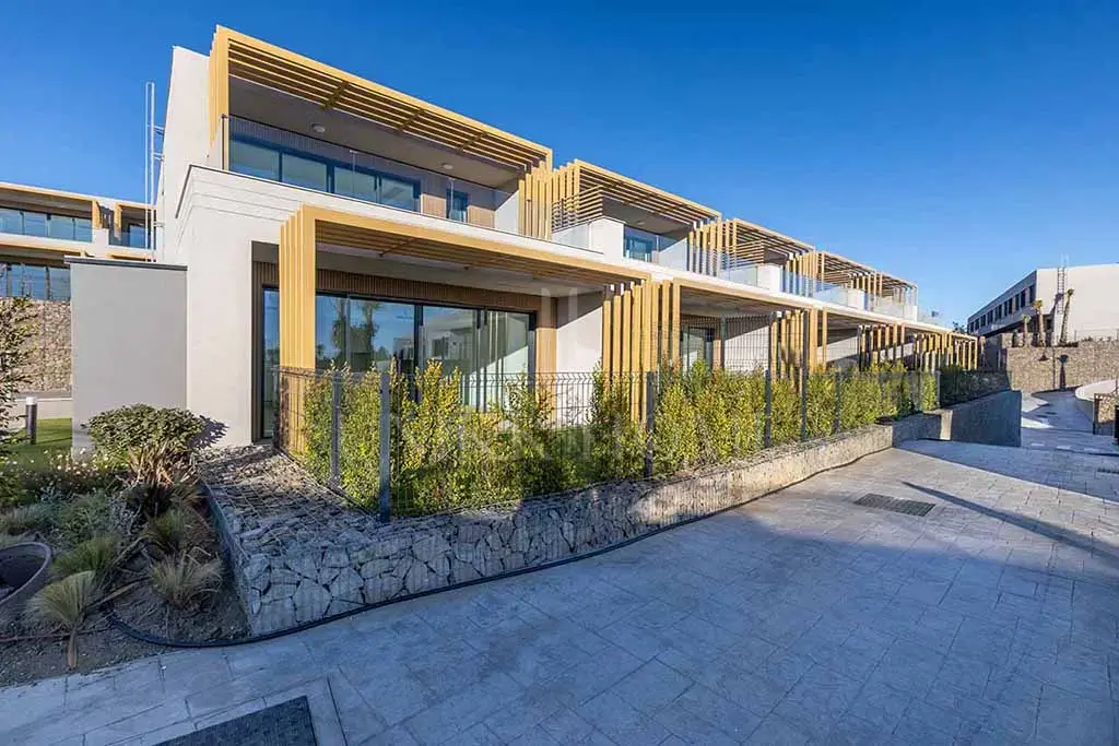 Where the sea meets nature