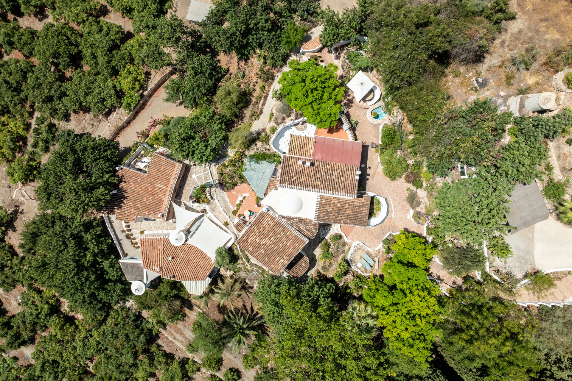 Cortijo andaluz,un refugio encantador en las montañas