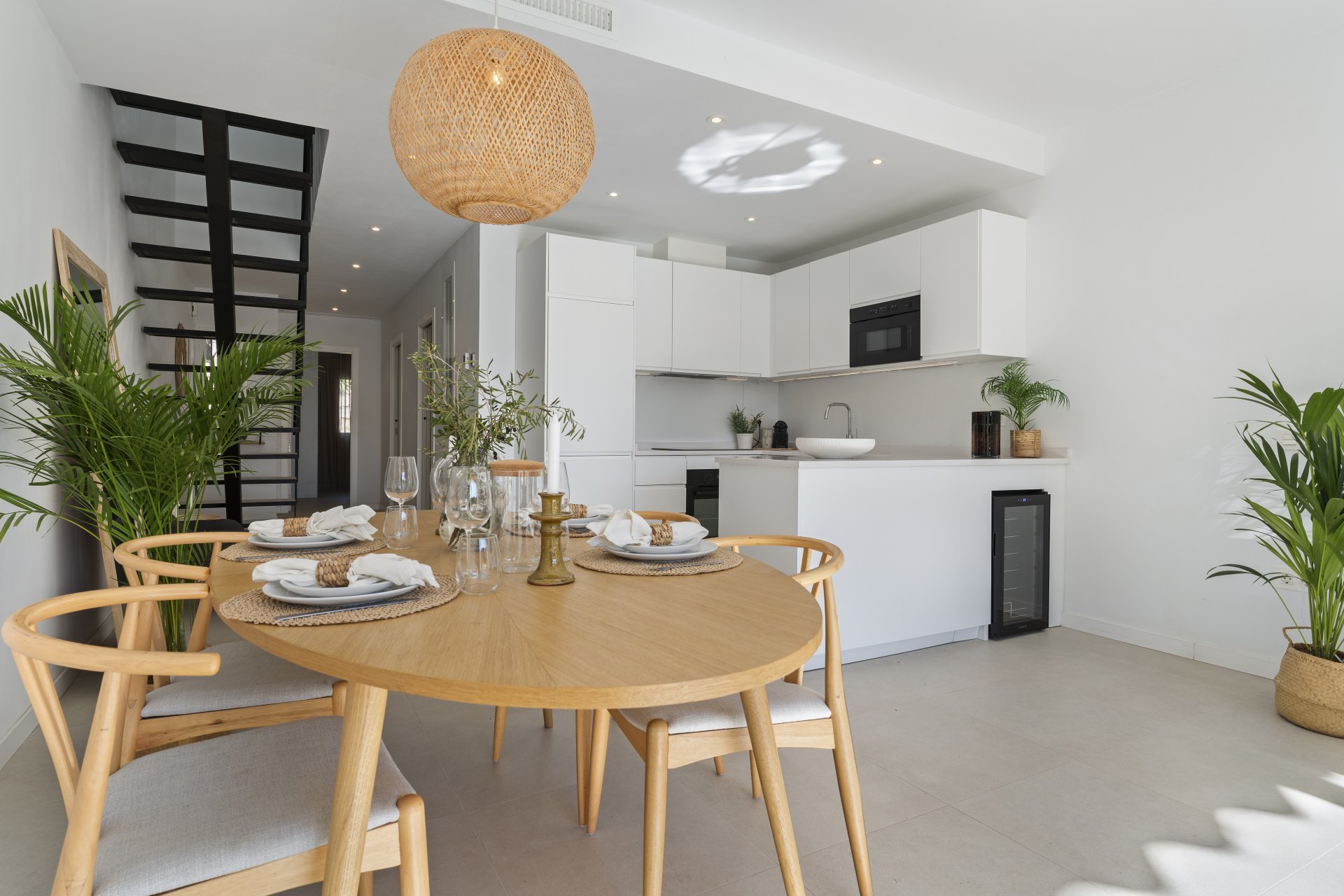 Casa adosada en urbanización cerrada y en primera línea de golf en el corazón de Nueva Andalucia