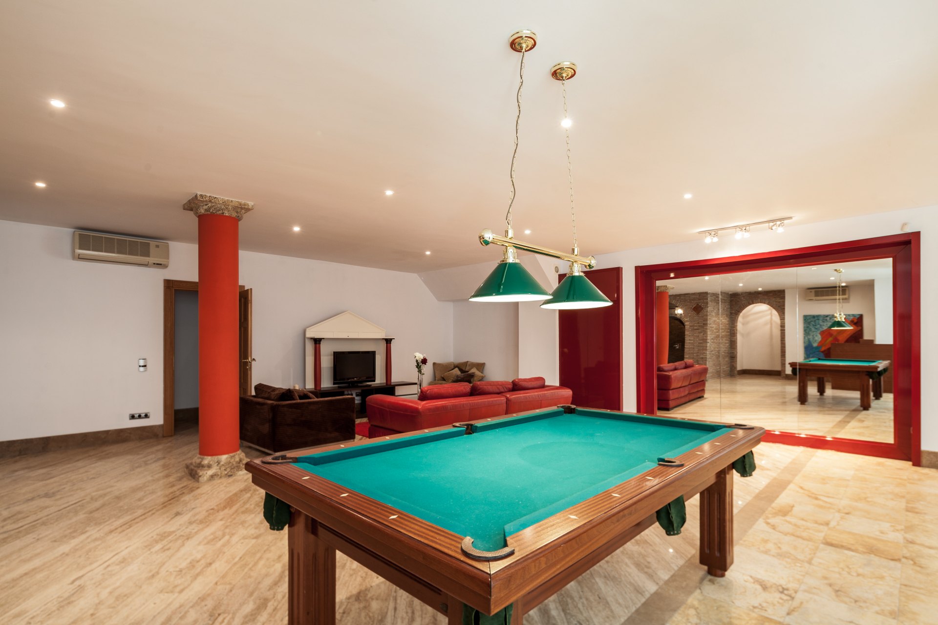 Large classic Andalusian style villa in the heart of the Golden Mile with many possibilities