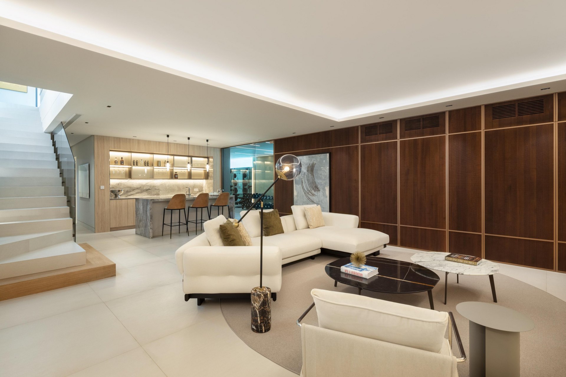 Contemporary luxury villa with exquisite finishes close to the sea in Cortijo Blanco Nueva Andalucia