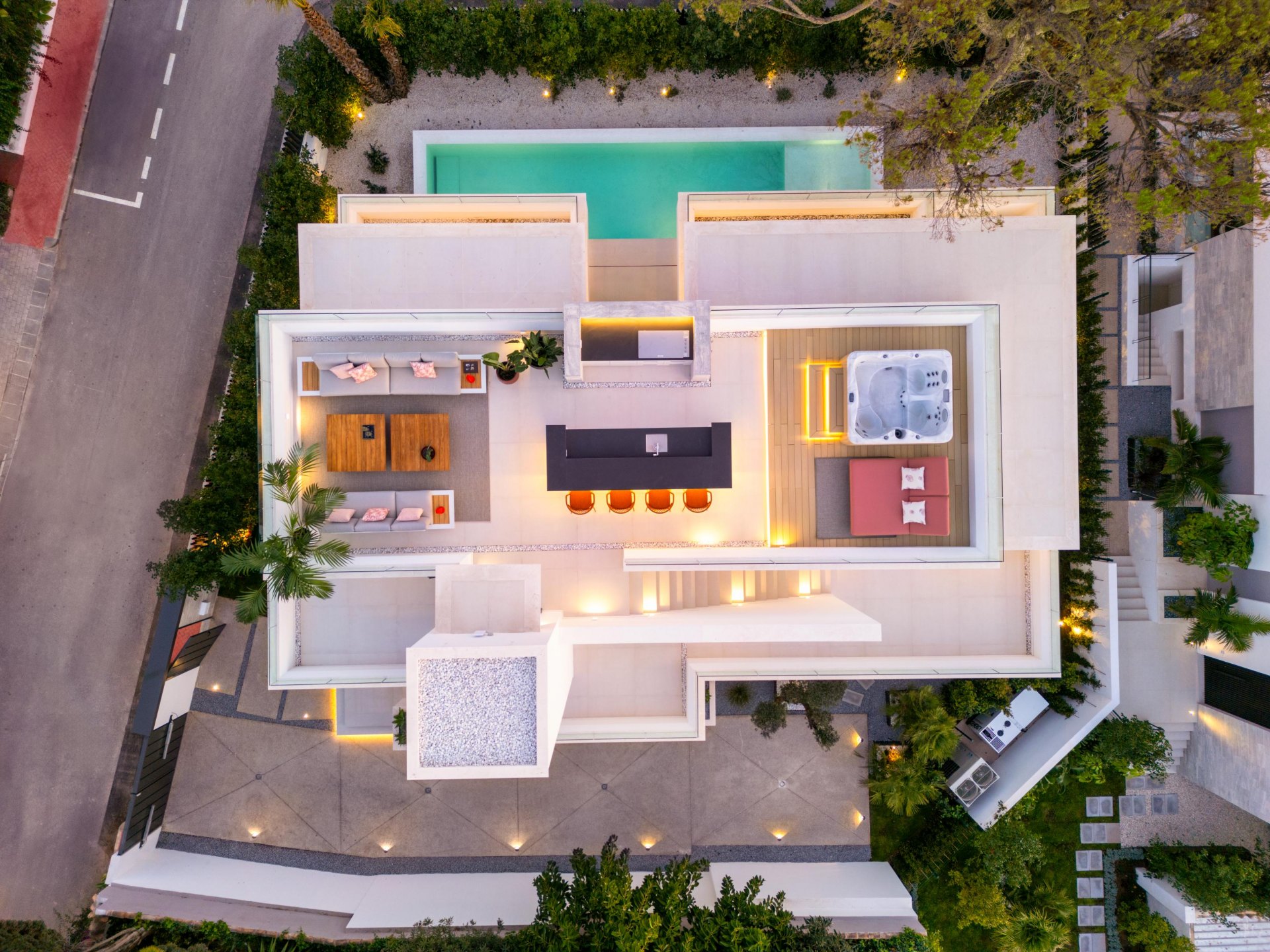 Contemporary luxury villa with exquisite finishes close to the sea in Cortijo Blanco Nueva Andalucia