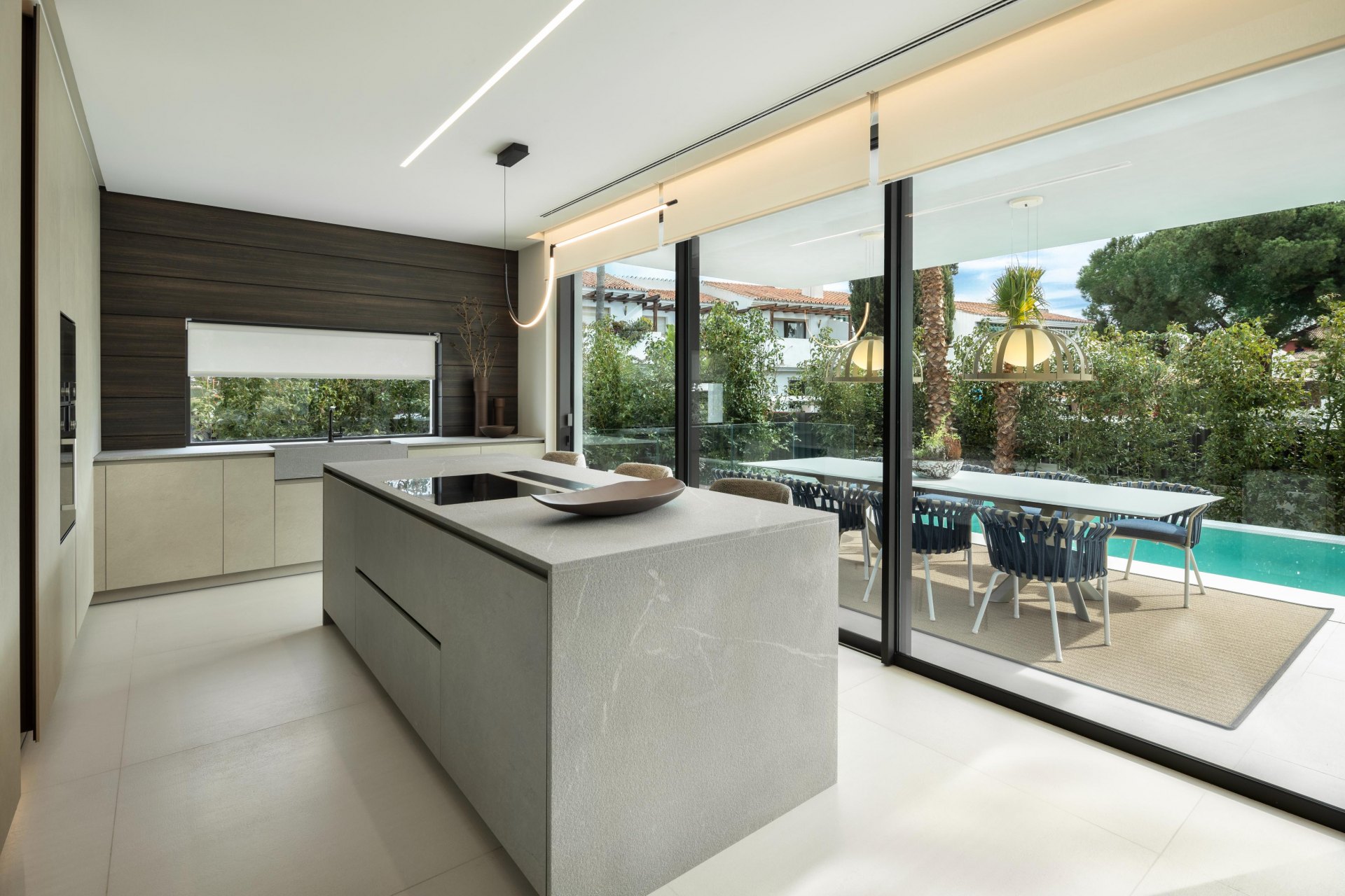 Contemporary luxury villa with exquisite finishes close to the sea in Cortijo Blanco Nueva Andalucia