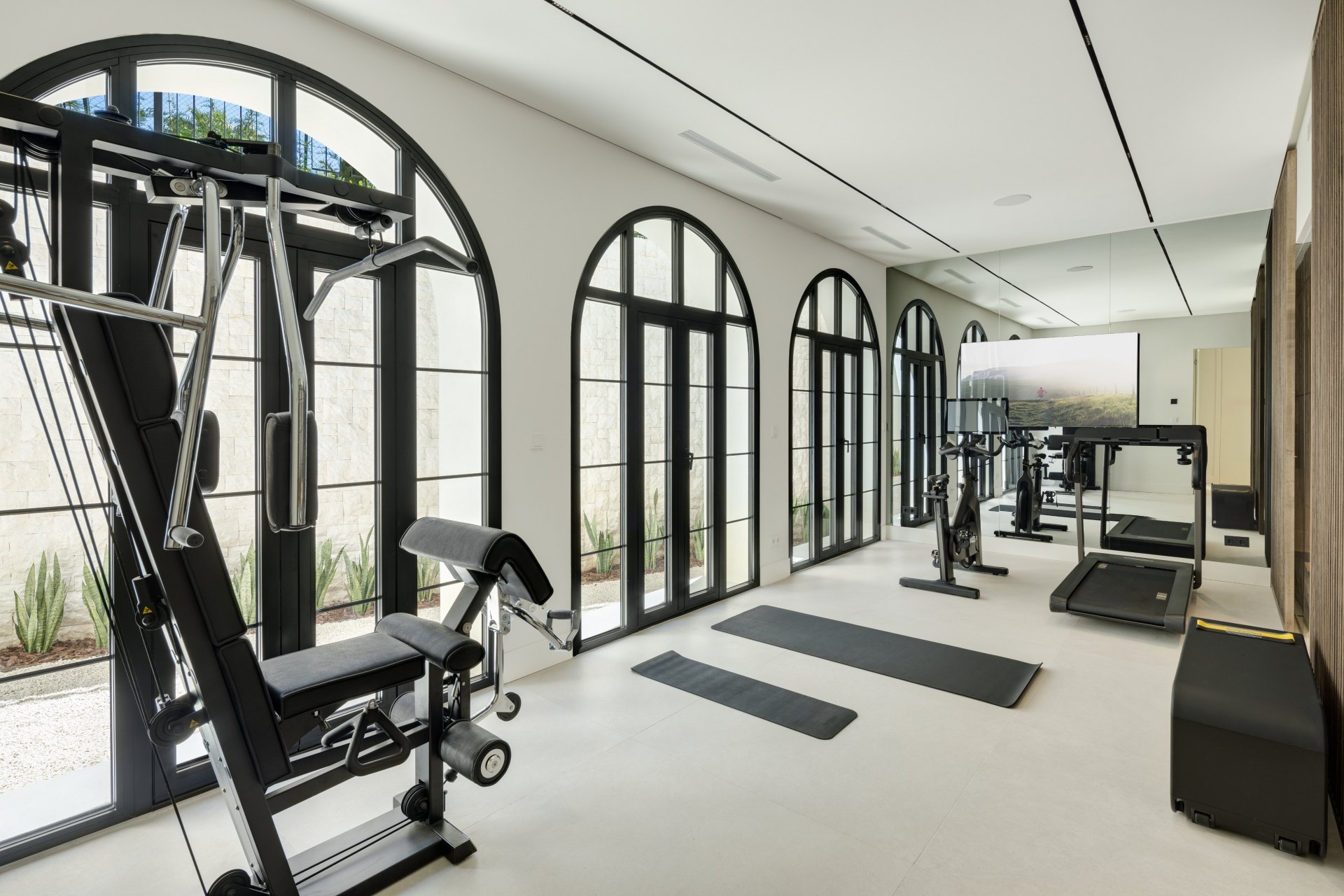 Elegante villa de estilo andaluz mediterráneo en Sierra Blanca, Milla de Oro, Marbella