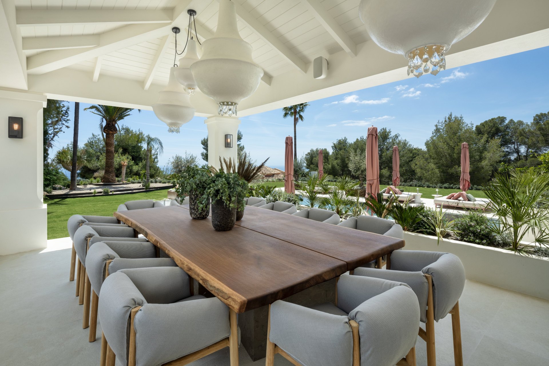Elegante villa de estilo andaluz mediterráneo en Sierra Blanca, Milla de Oro, Marbella