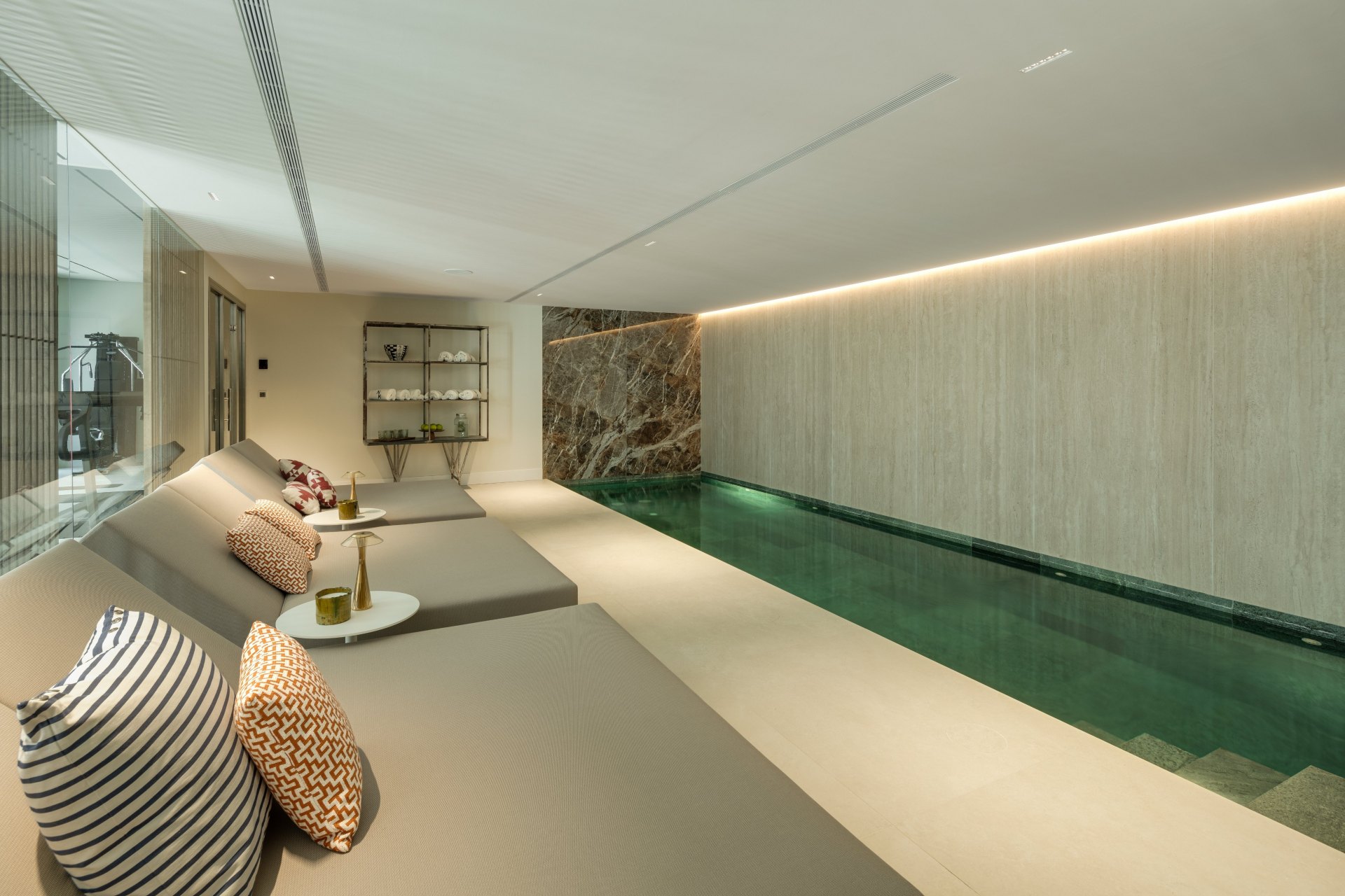 Elegante villa de estilo andaluz mediterráneo en Sierra Blanca, Milla de Oro, Marbella