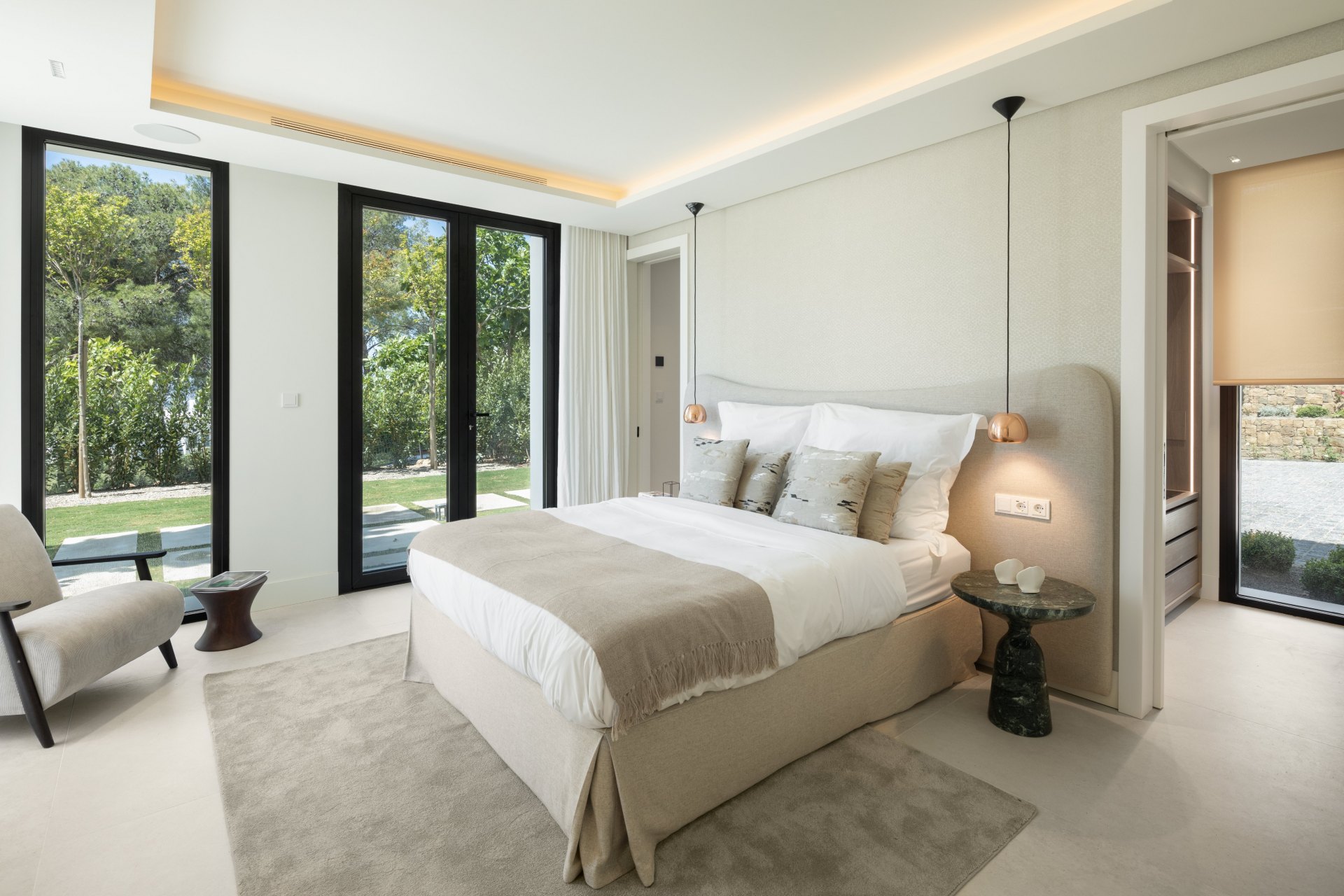 Elegante villa de estilo andaluz mediterráneo en Sierra Blanca, Milla de Oro, Marbella