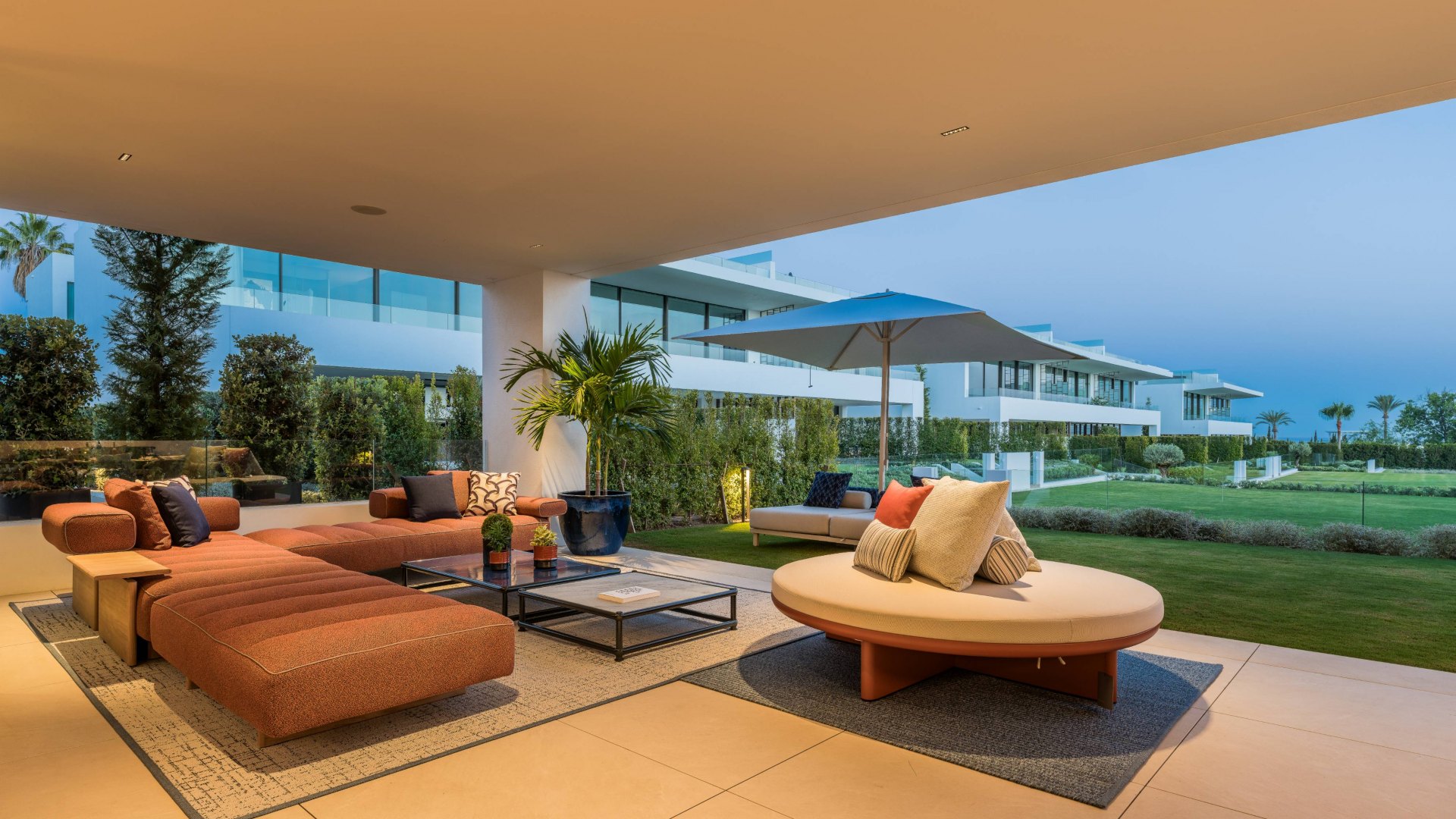 Exceptional property on the exclusive Golden Mile