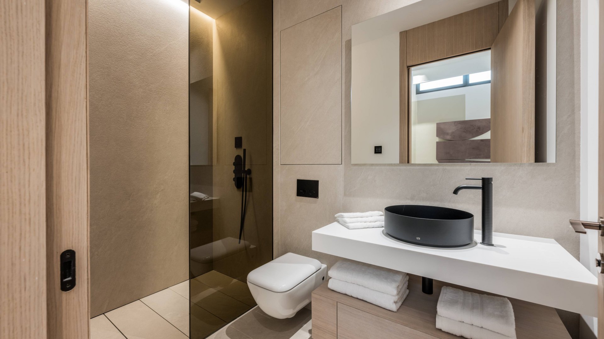 Exceptional property on the exclusive Golden Mile