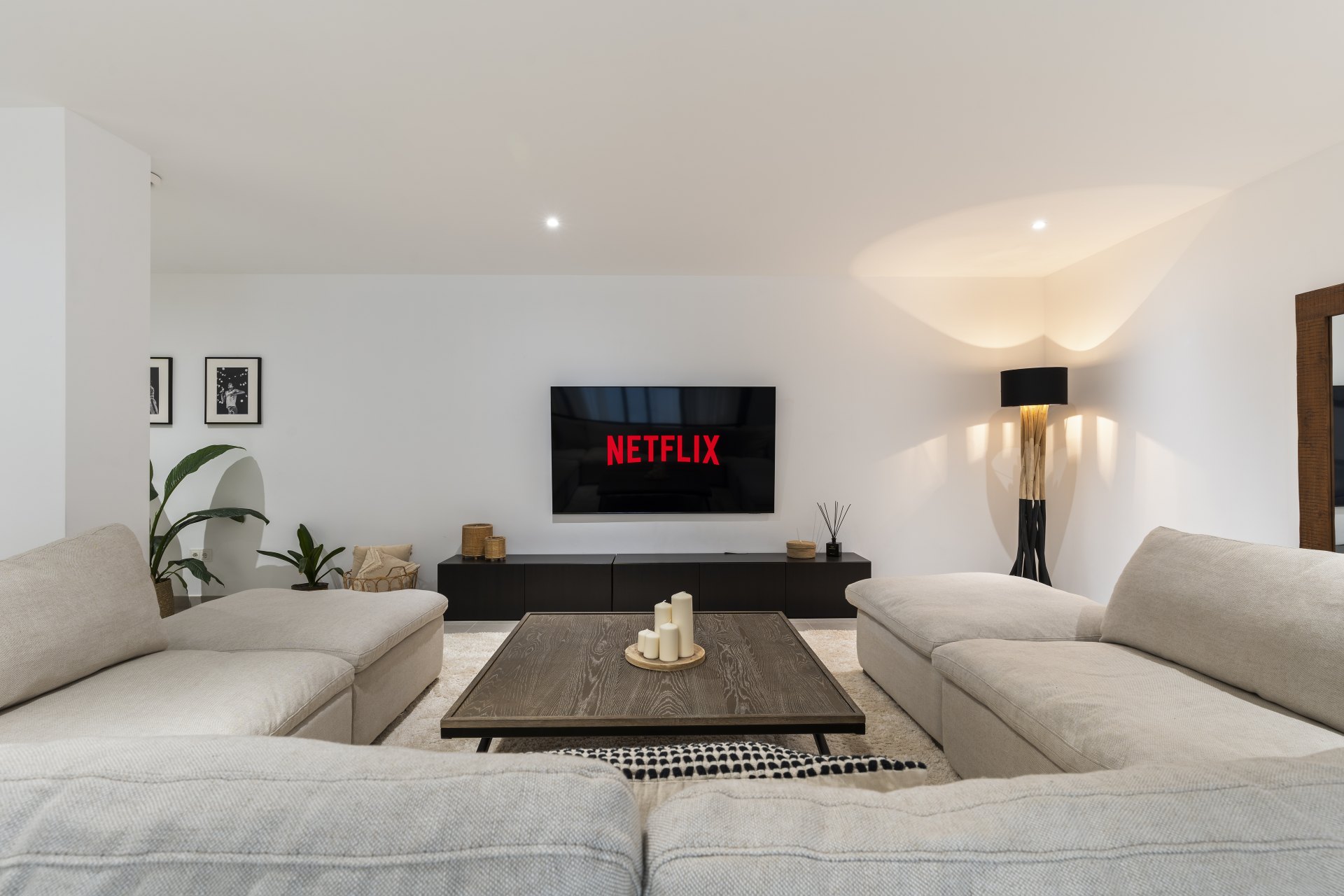 Modernista villa en Estepona Este, en La Resina con vistas a la montaña y al golf