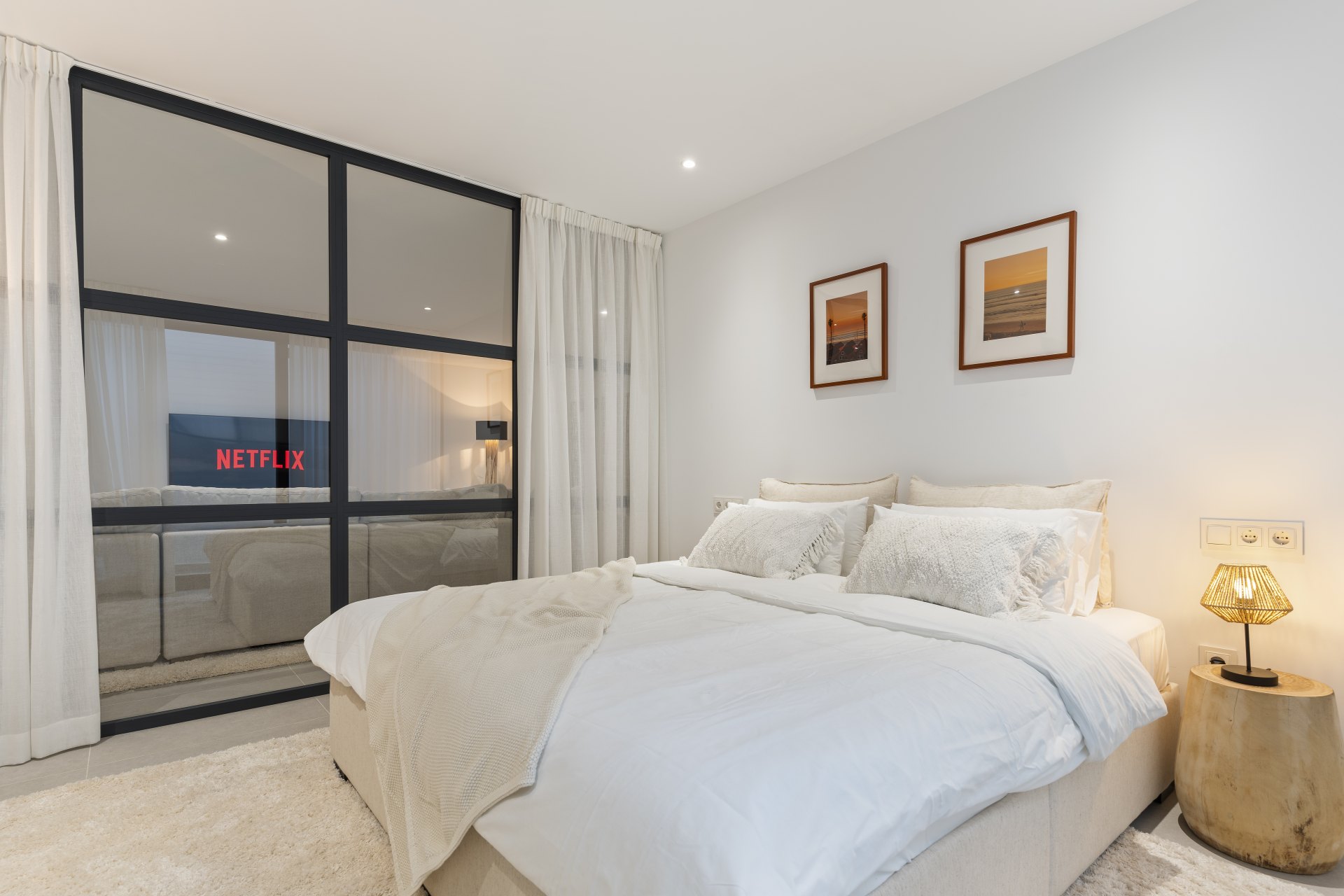 Modernista villa en Estepona Este, en La Resina con vistas a la montaña y al golf