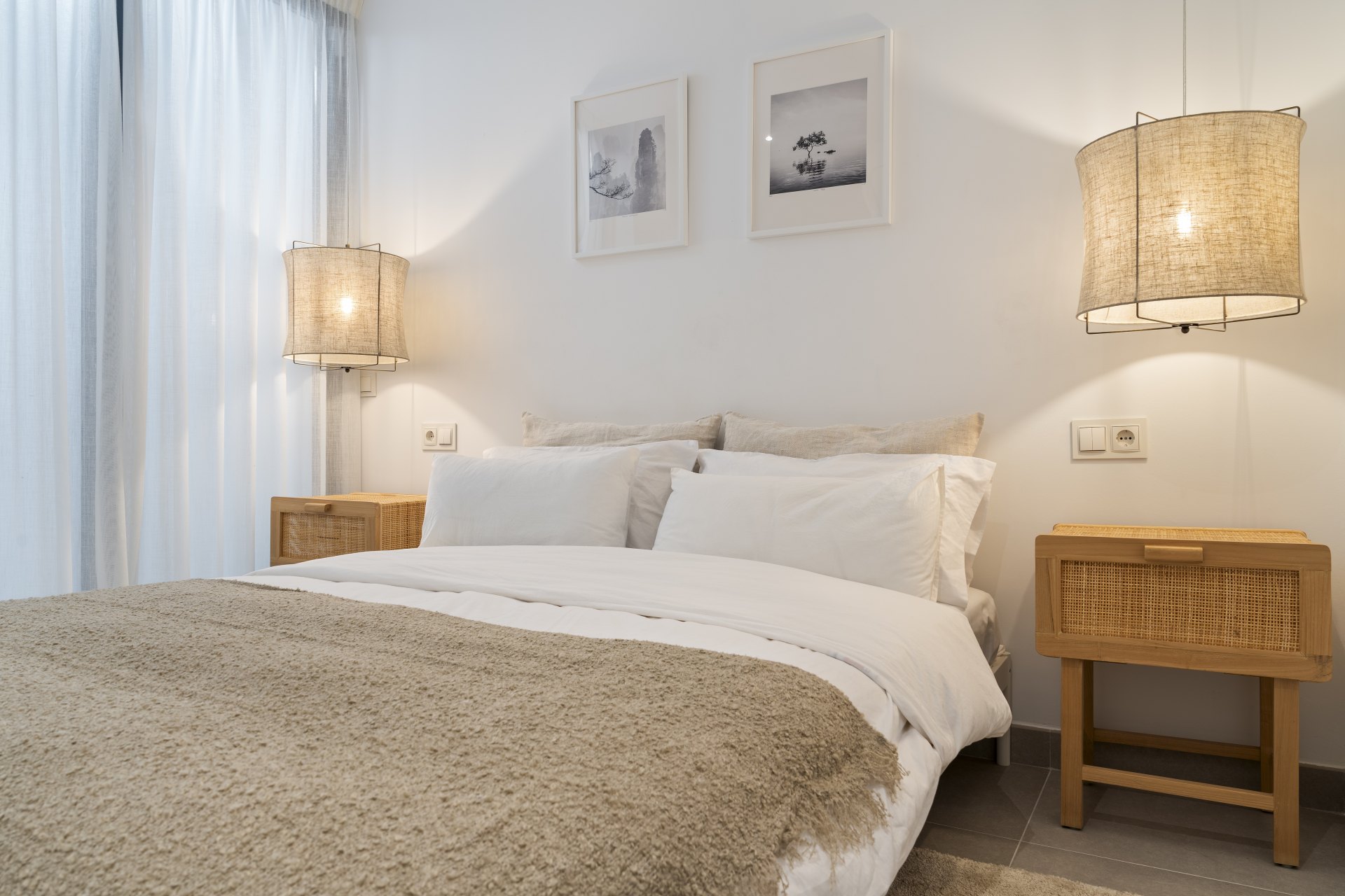 Modernista villa en Estepona Este, en La Resina con vistas a la montaña y al golf