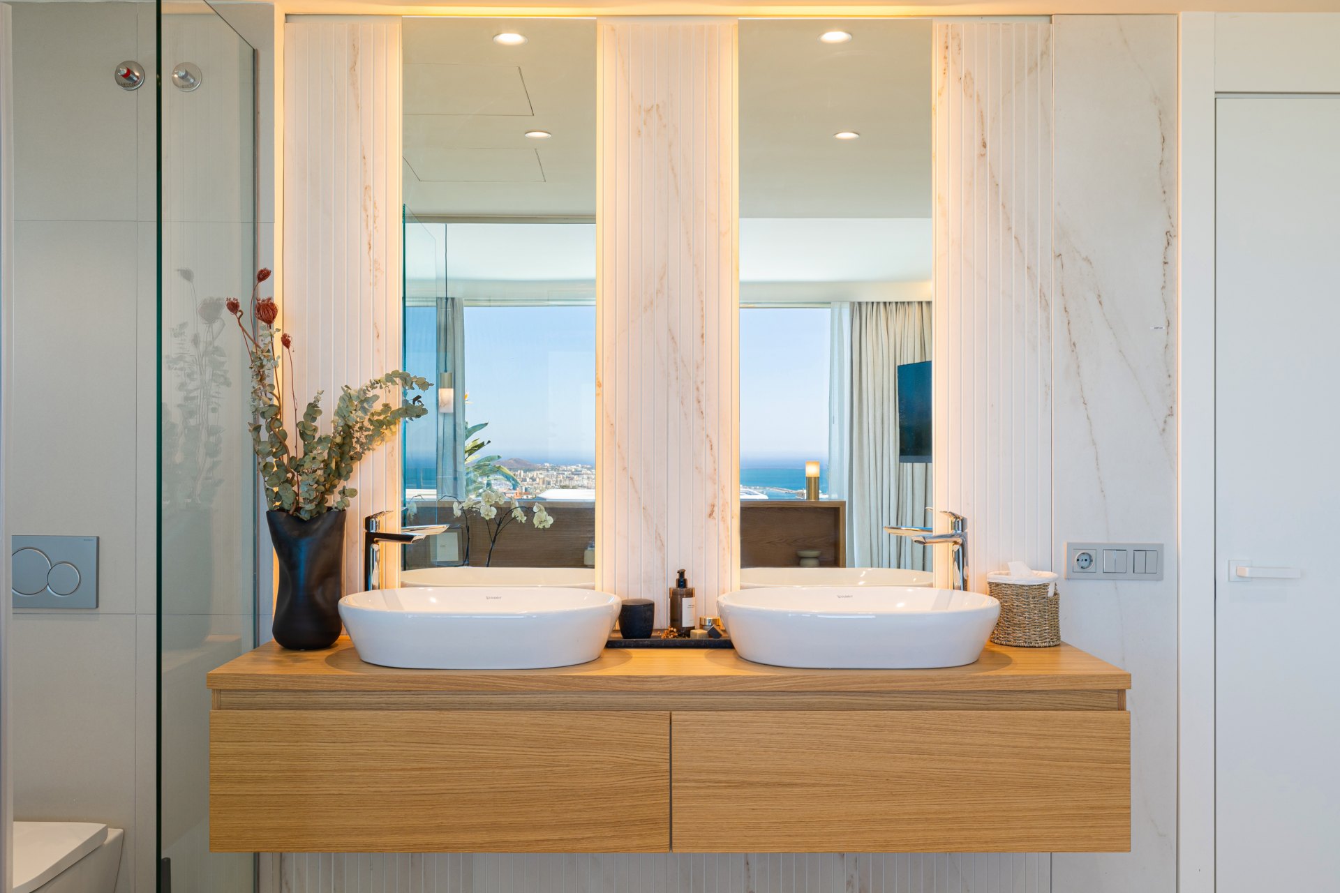 Ático con vistas al mar en complejo con seguridad en el Higuerón