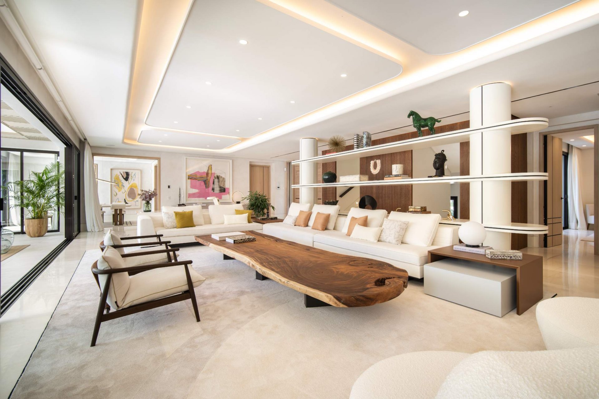 Magnífica exclusiva gran villa de nueva construcción en la Milla de Oro con preciosas vistas al mar