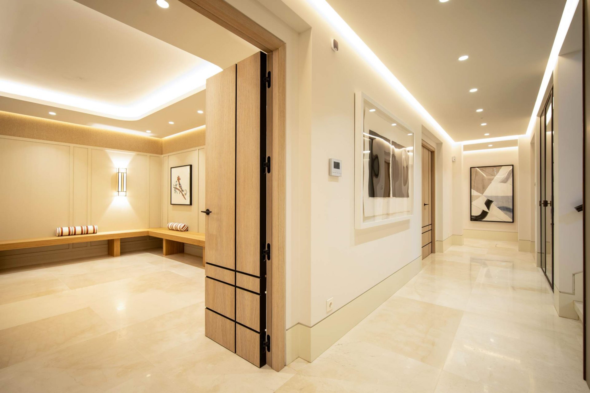 Magnífica exclusiva gran villa de nueva construcción en la Milla de Oro con preciosas vistas al mar