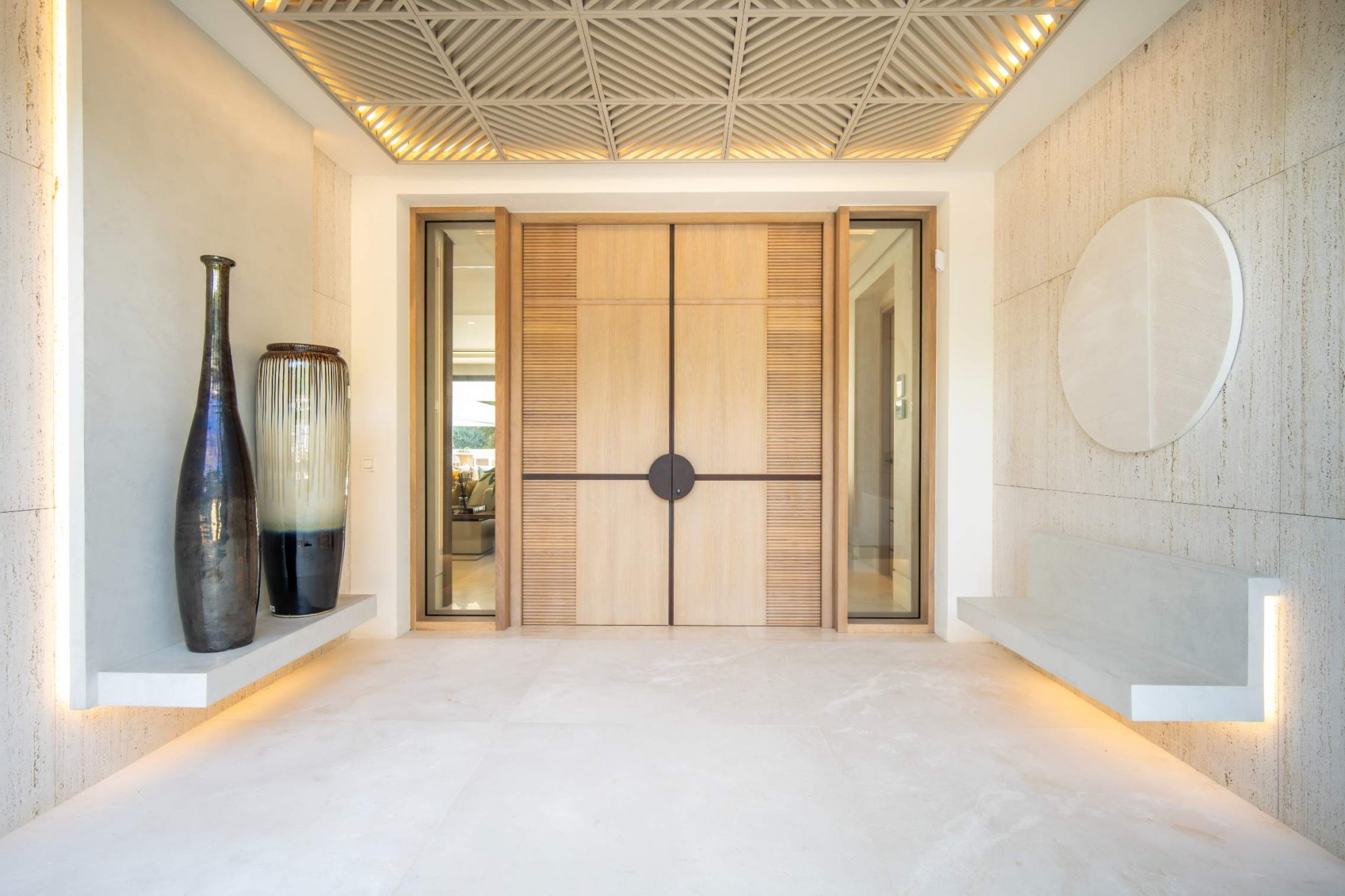 Magnífica exclusiva gran villa de nueva construcción en la Milla de Oro con preciosas vistas al mar