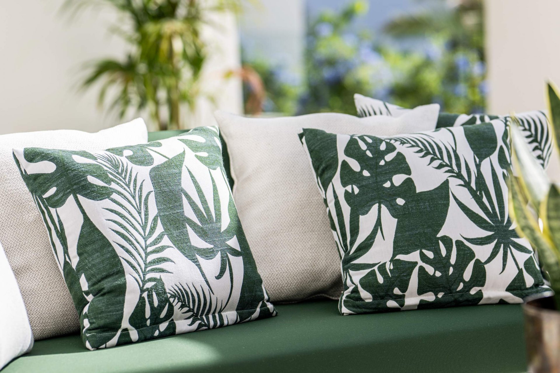 Magnífica exclusiva gran villa de nueva construcción en la Milla de Oro con preciosas vistas al mar