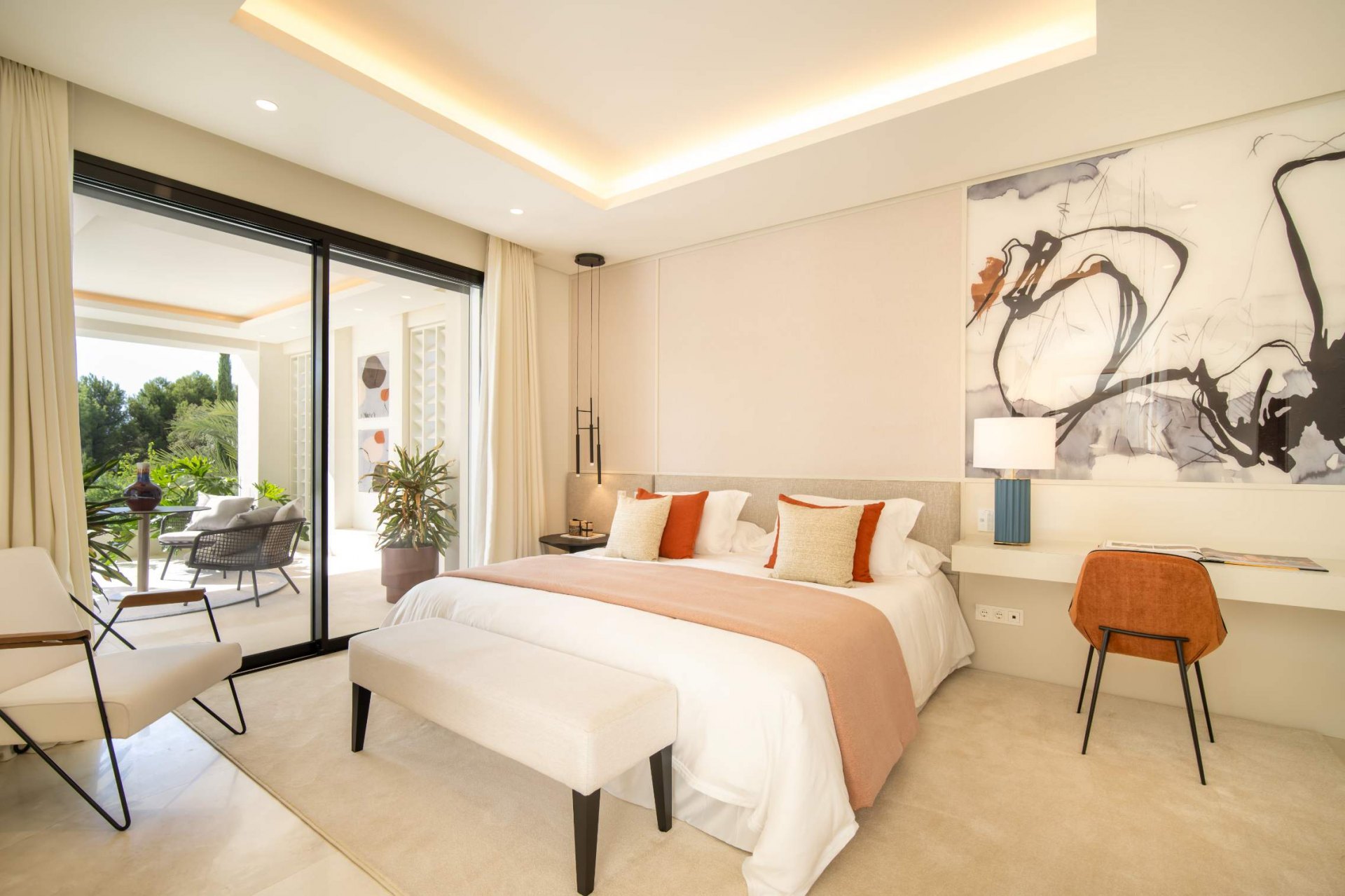 Magnífica exclusiva gran villa de nueva construcción en la Milla de Oro con preciosas vistas al mar