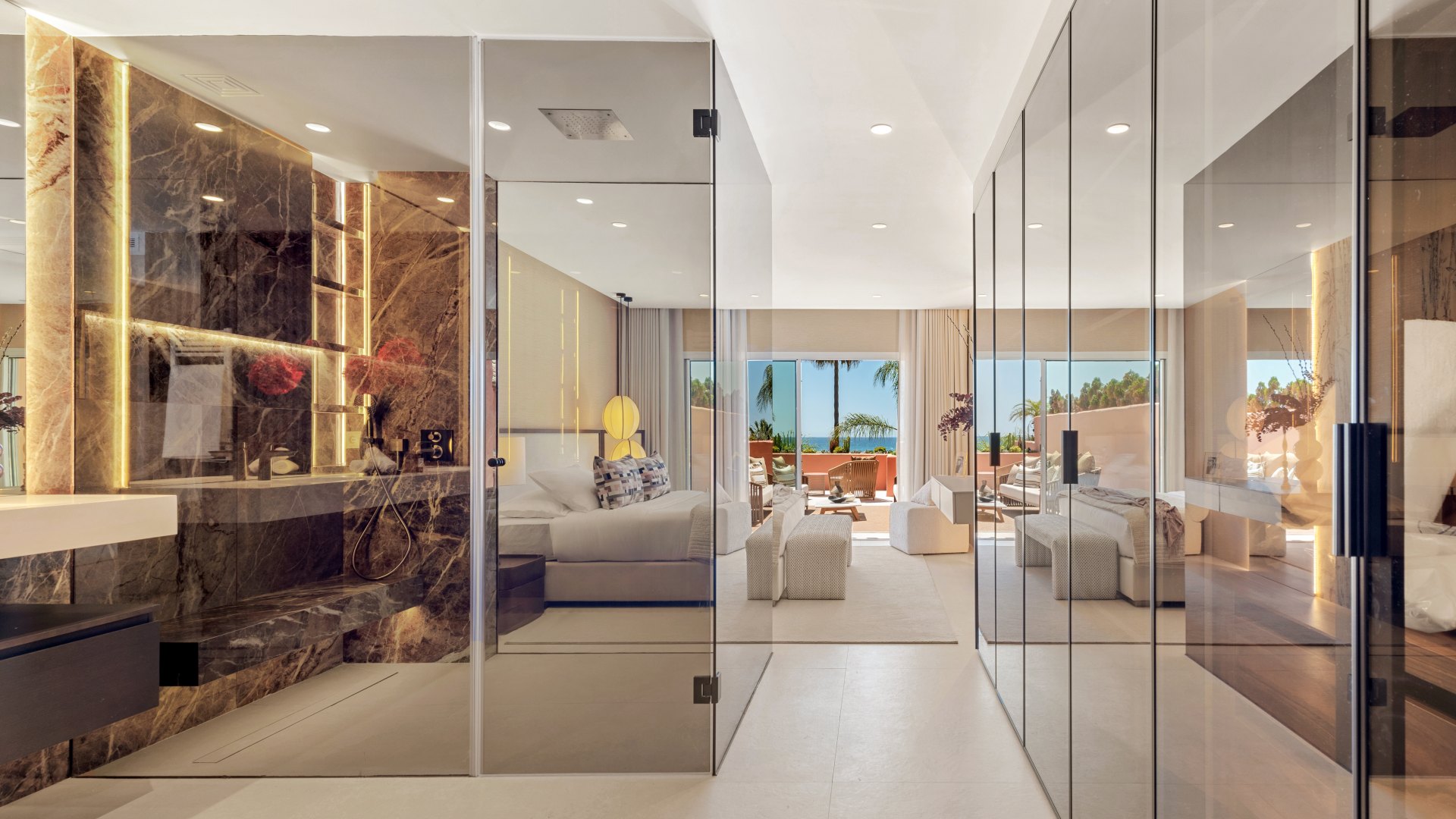 Stunning high end penthouse with spectacular sea views on the beachfront in Marbella East